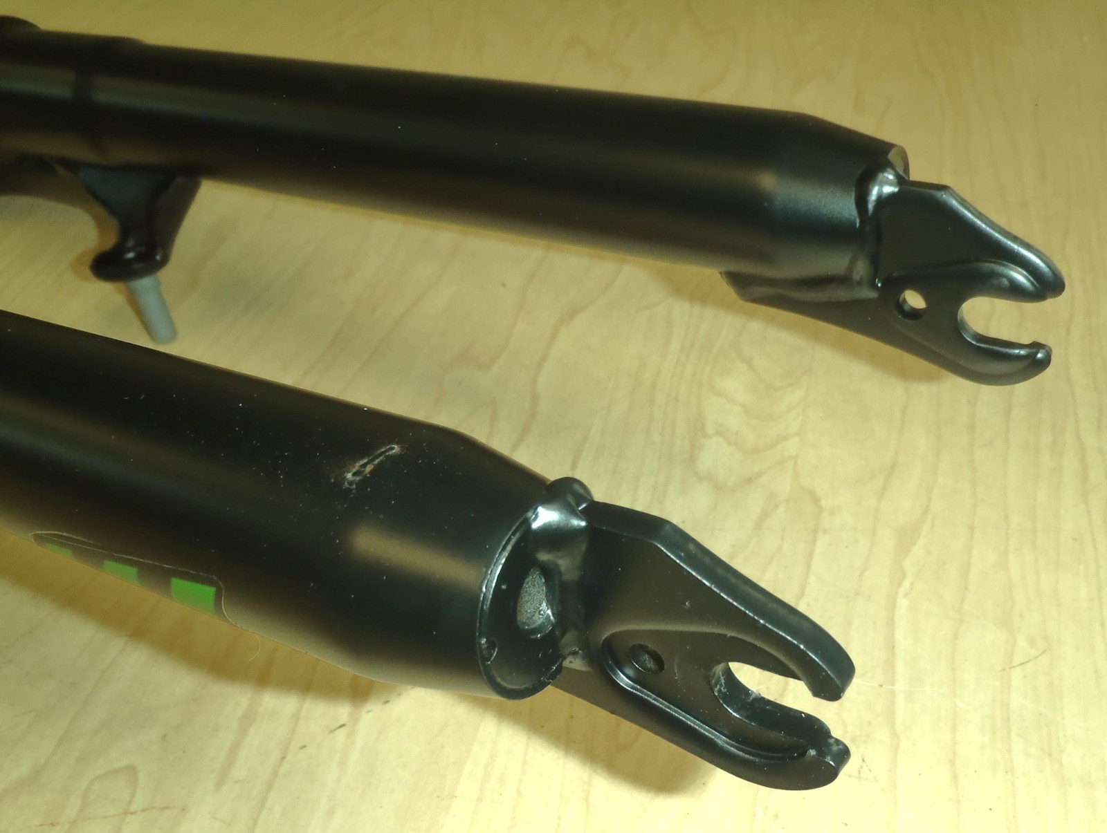SCHWINN 26″ MOUNTAIN MATTE BLACK SUSPENSION FORK BIKE PARTS 439