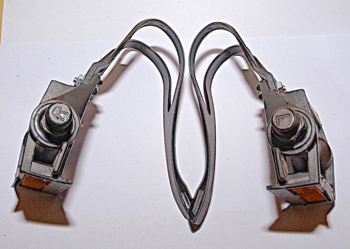 VP-390 PLATFORM Plastic PEDALS & Toe-Clips for your Road, Tour, Fixed Gear BIKE