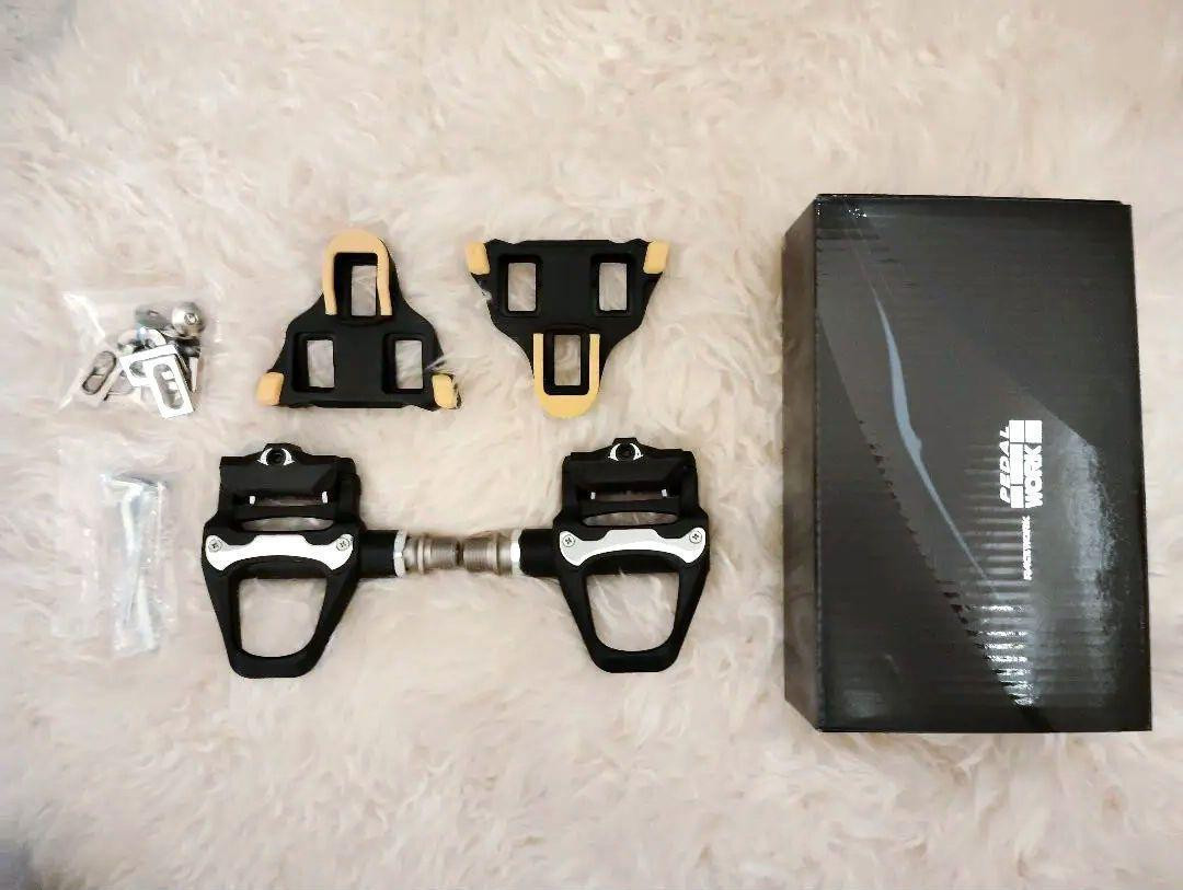 Shimano 105 PD-R7000 Carbon Fiber SPD-SL Clipless Pair Pedals Road Bike Black