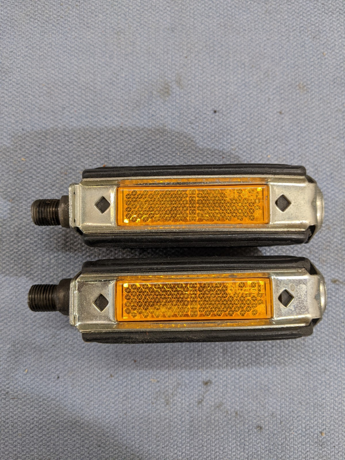 Original Schwinn Approved 1/2” Amber Reflector Bow Sport Pedals Touring Bicycle