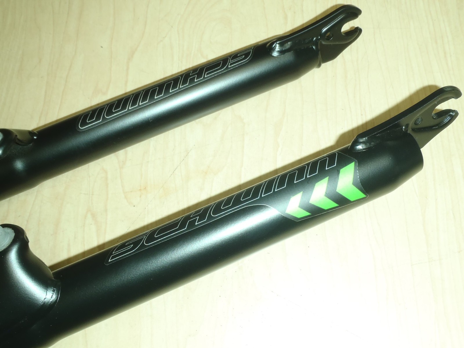 SCHWINN 26″ MOUNTAIN MATTE BLACK SUSPENSION FORK BIKE PARTS 439