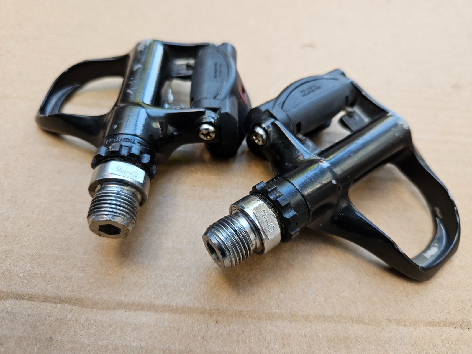 Shimano 105 PD-5610 Clipless Road Bike Pedals Left + Right Set Black