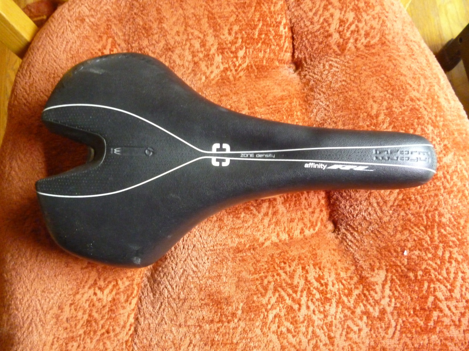 Bontrager Affinity RL Hollow Ti Saddle 258 gr