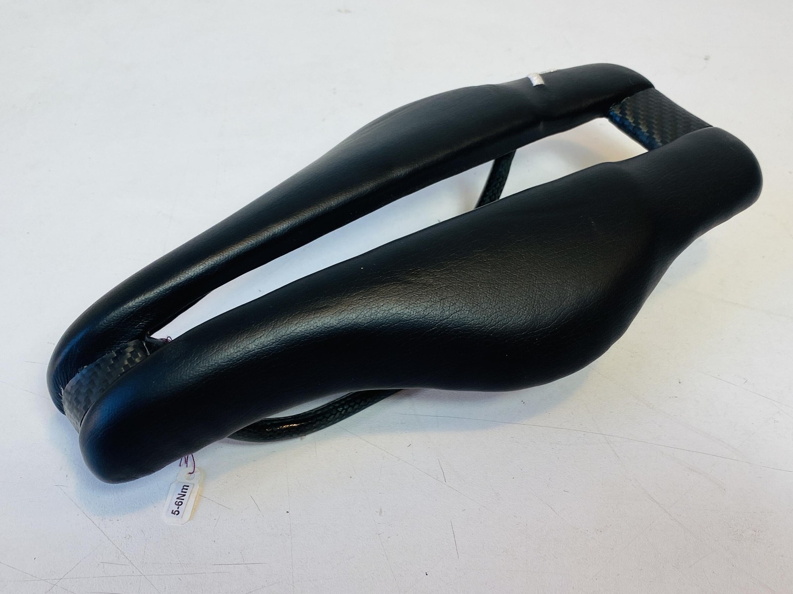 NOS Dash Strike Saddle Narrow 48mm Black Carbon Fiber 130g Gen 1