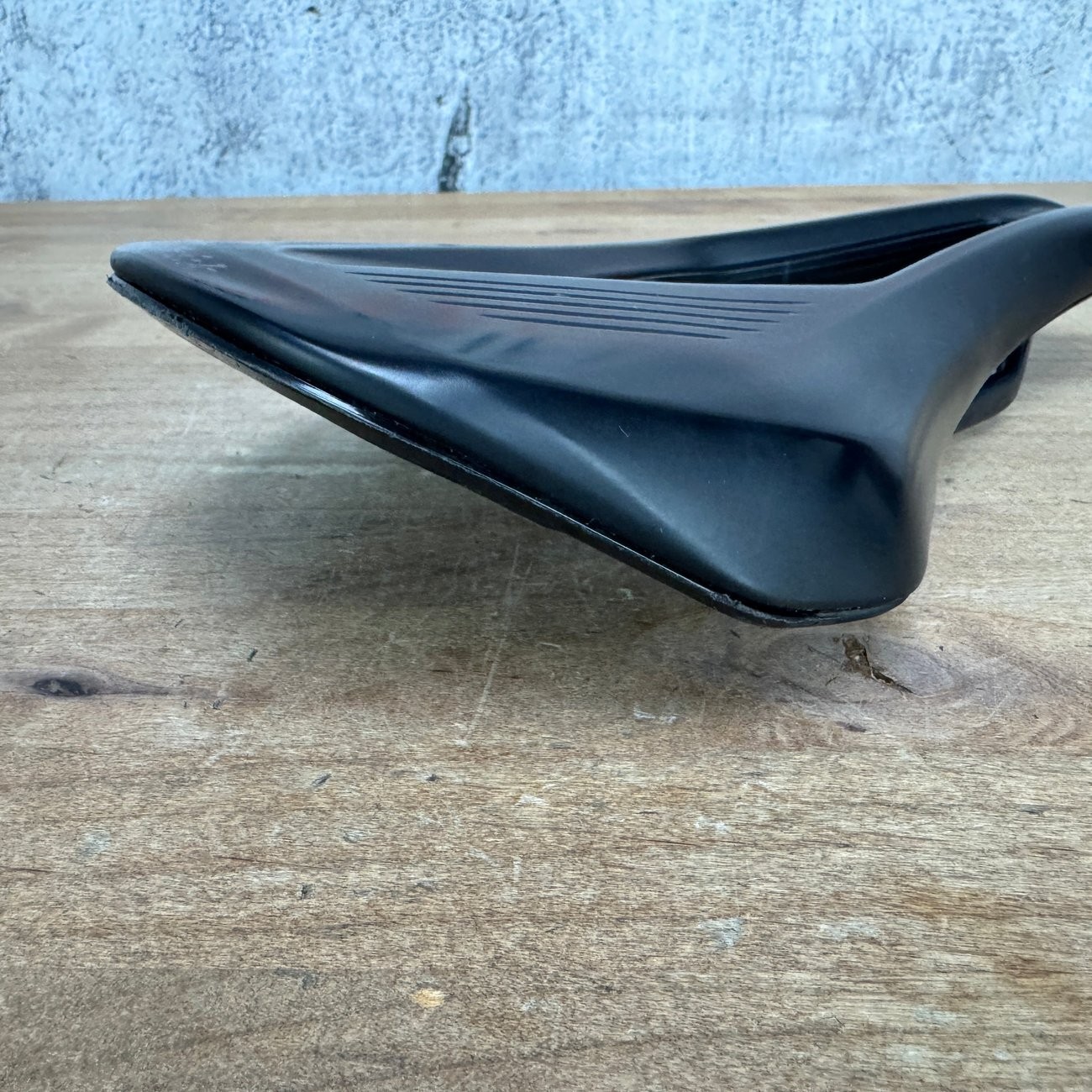 Fizik Argo Vento R1 140mm 7x9mm Carbon Rails Bike Saddle 193g