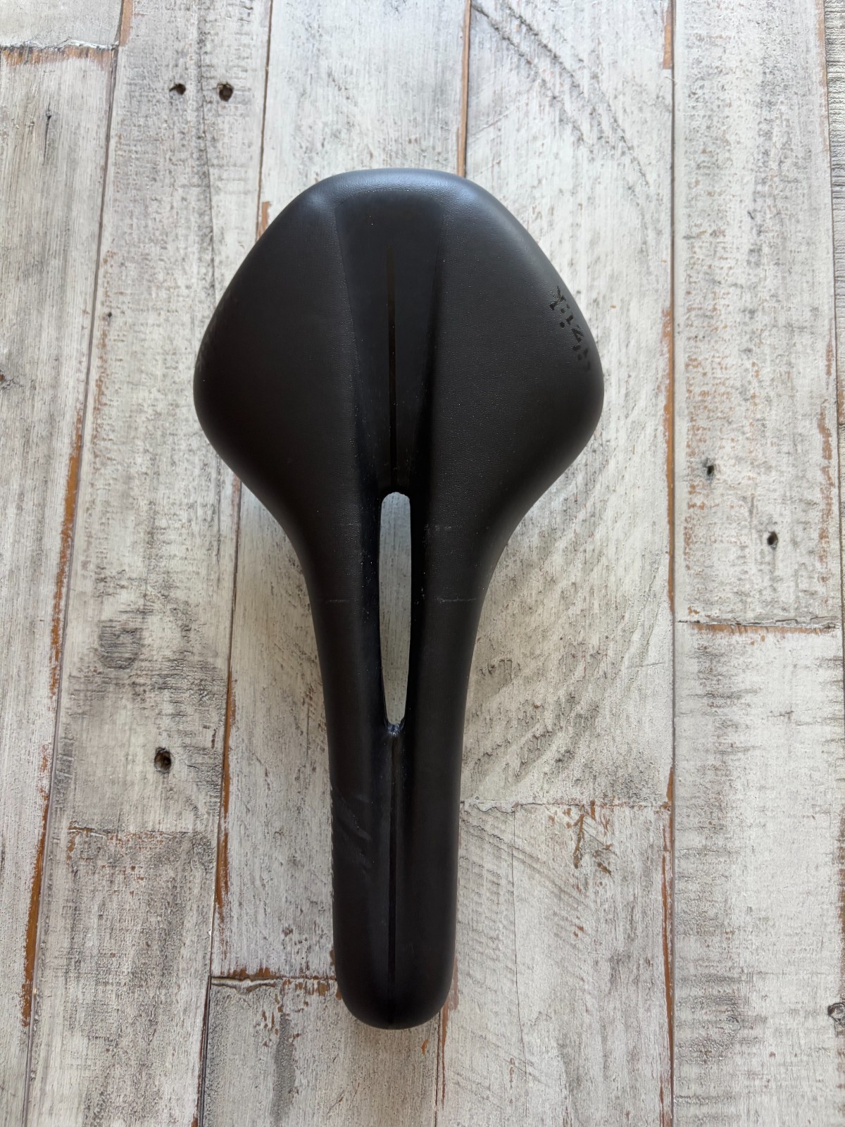 Fizik Antares R3 Carbon Regular Open Saddle