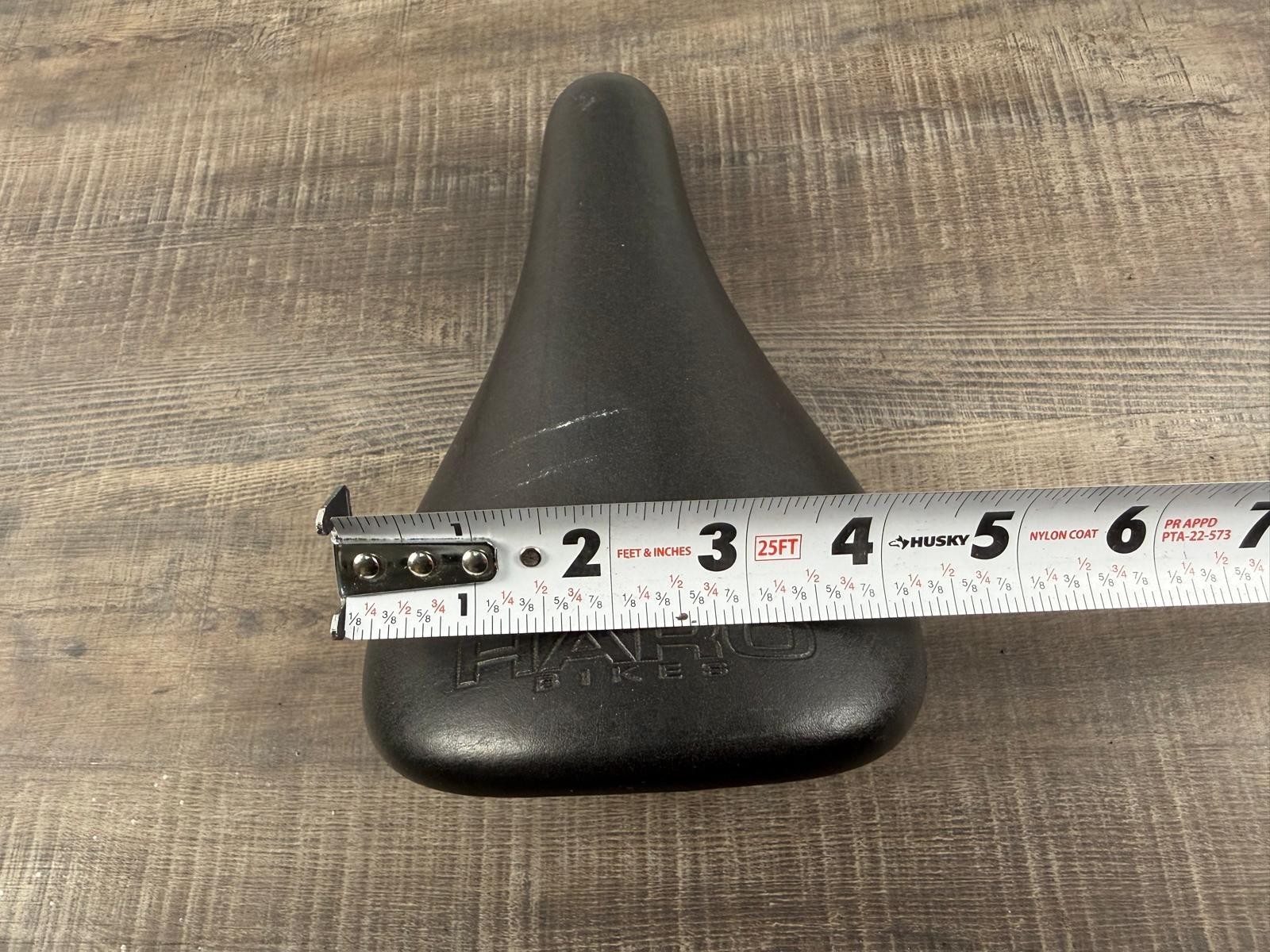 Vintage Haro BMX Seat Saddle Mid School Freestyle Velo