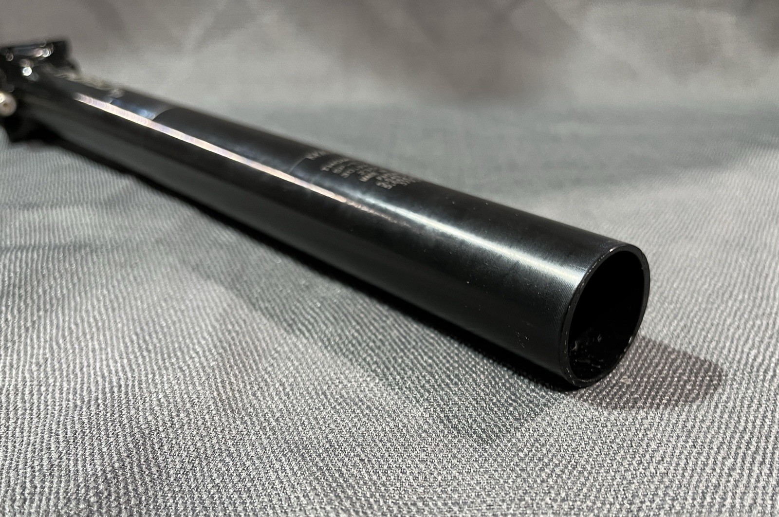 Thomson Elite SP-E128 Seatpost 30.9 x 367mm 0 Setback 2-Bolt 250g Black