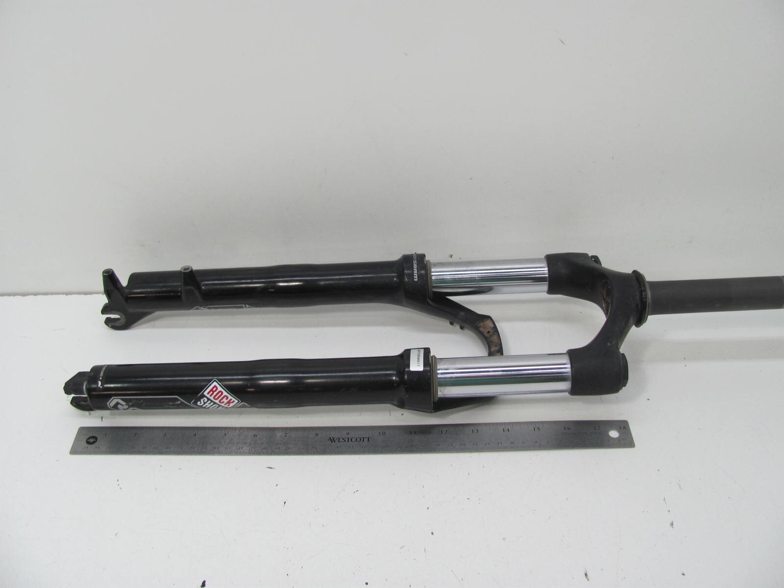 FUJI BELLE 2.0 A6 ALUMINUM 2012 MOUNTAIN BIKE PARTS ROCKSHOX RECON SILVER FORKS