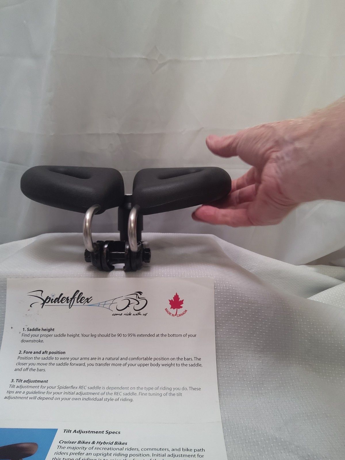 Bicycle Seat, Pain-free riding! Mfg by Spyderflex. Noseless, Hornless Style)