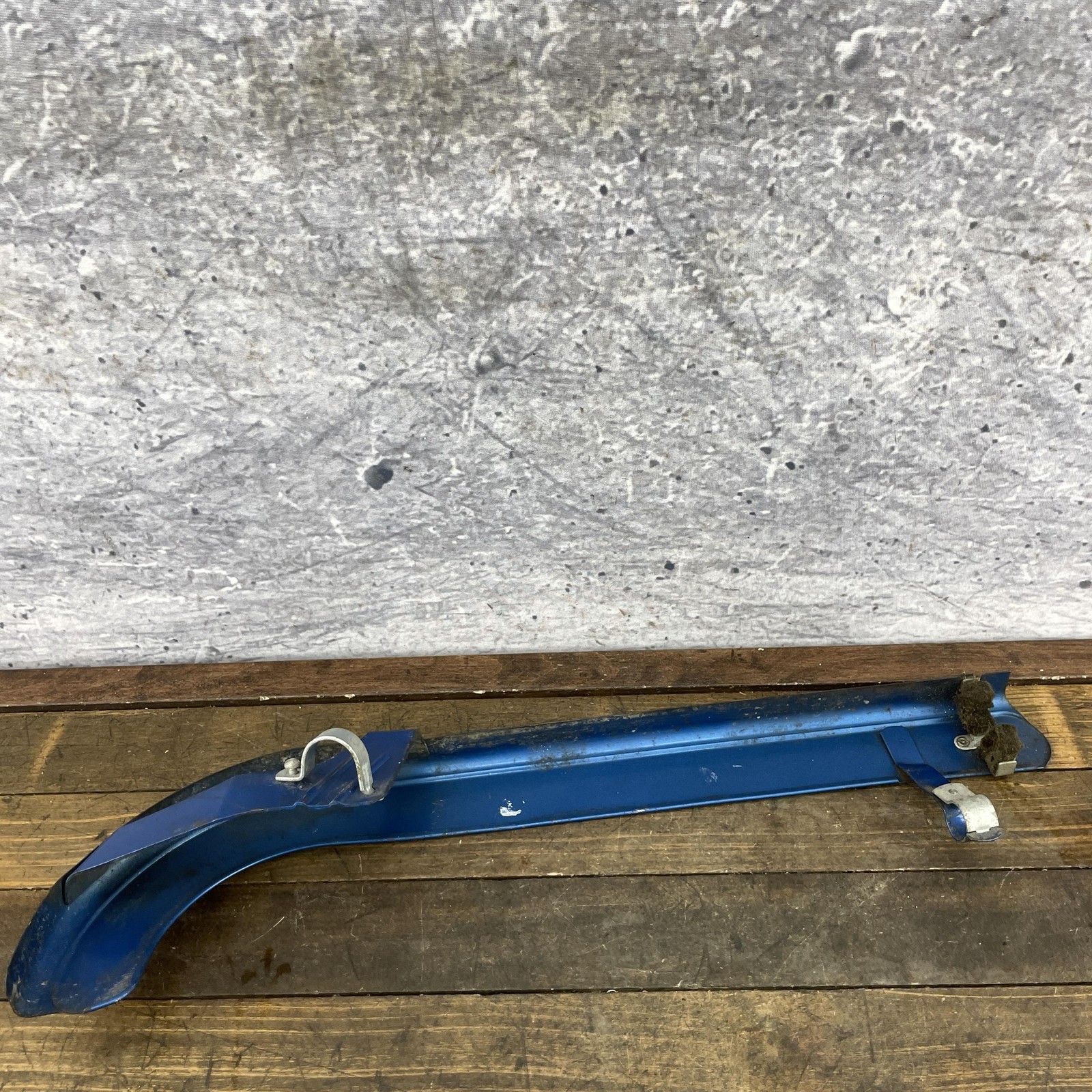Vintage Columbia Bicycle Chain Guard Torpedo Built-In Chain Oil Port Blue Metal