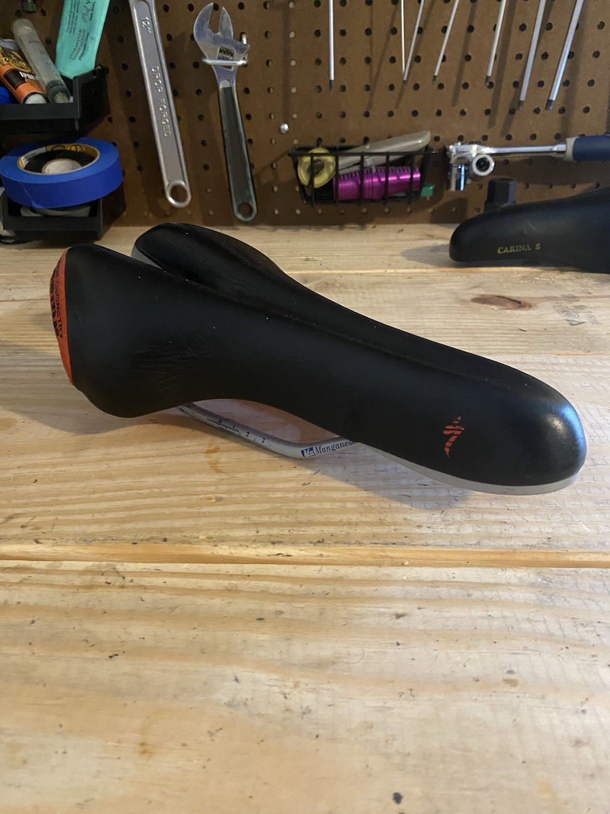 Vintage Specialized Body Geometry Comp Manganese Saddle – Excellent Condition
