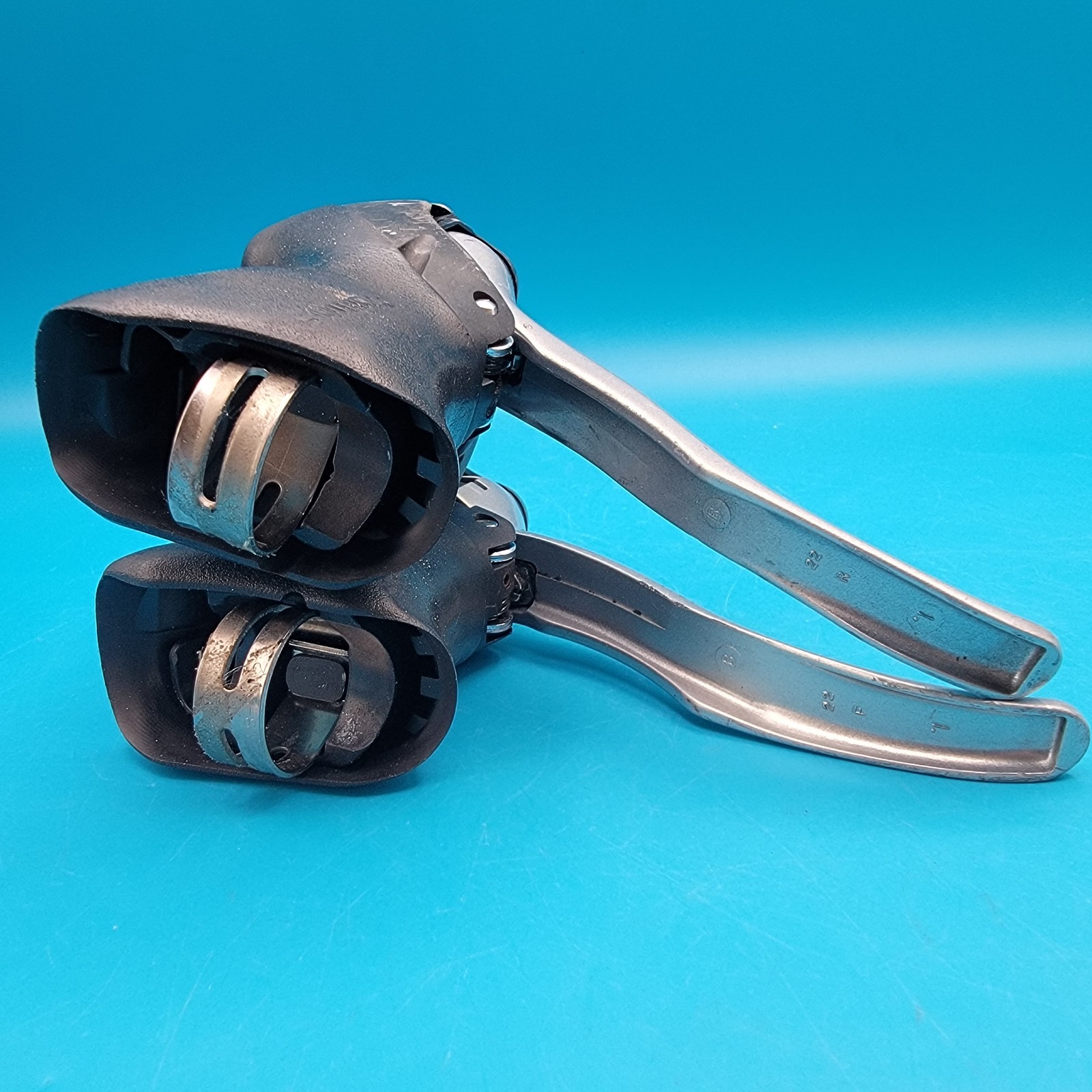 Shimano SORA ST-3300 / ST-3303 3 x 8 Speed STI Shift/Brake Lever Set e18