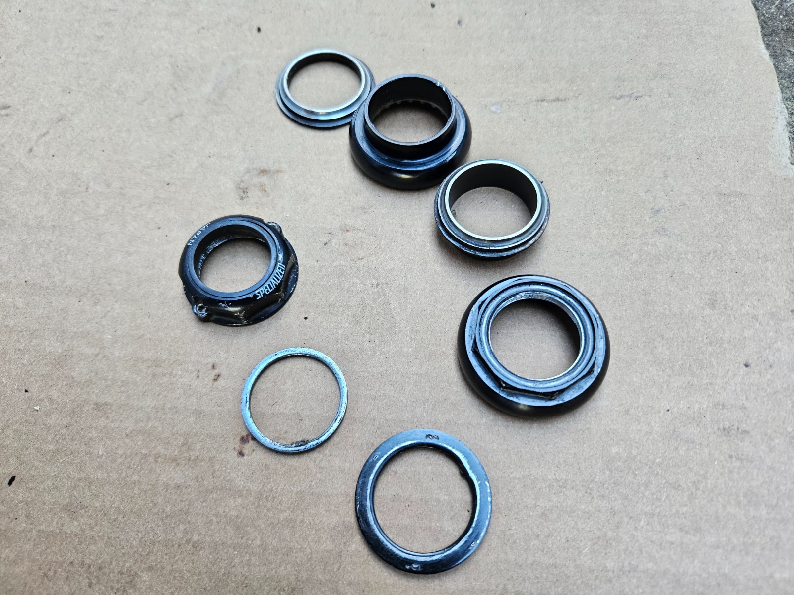 Vintage 90s Specialized 1-1/8″ Threaded Headset Black made in Japan