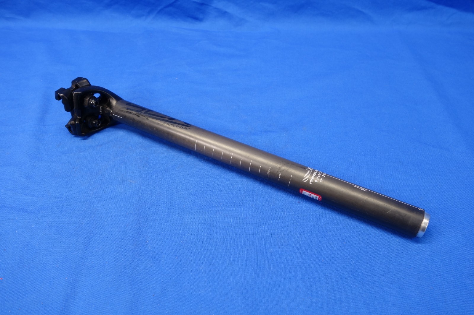 FSA SL-K Carbon Seatpost: 350mm Length x 25.4mm Diameter – Di2 Compatible