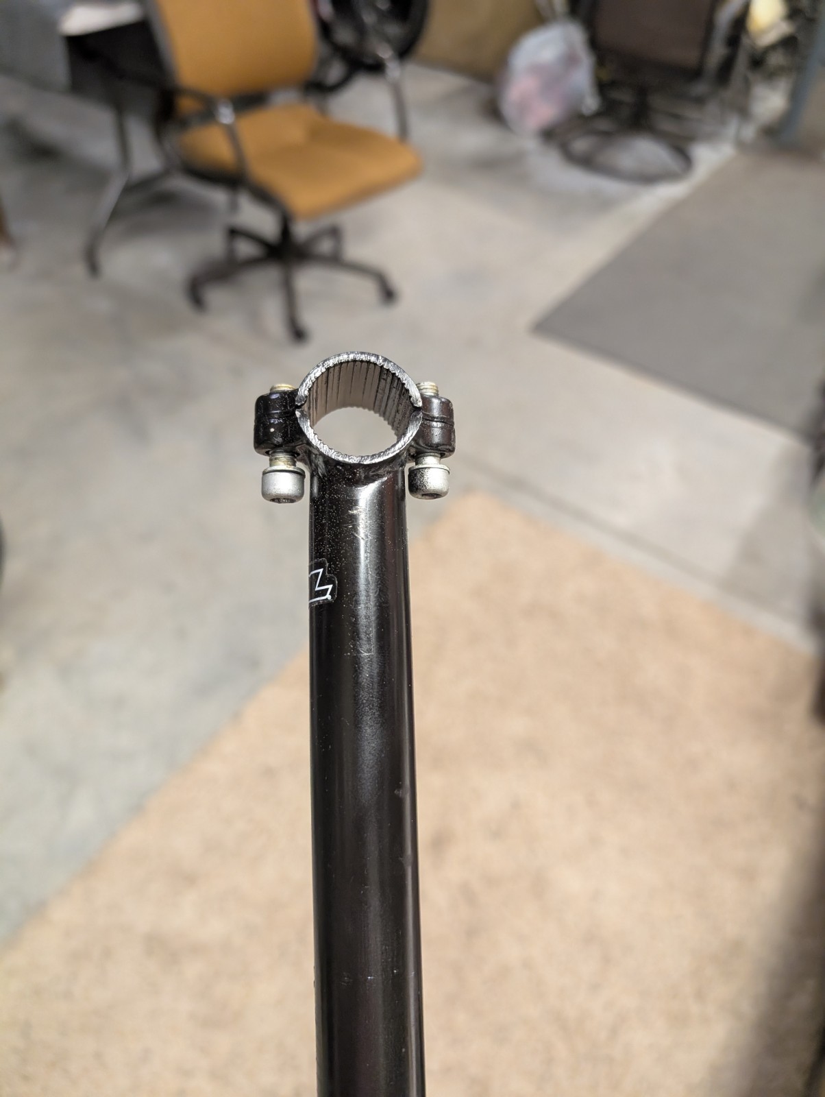 Redline 25.4mm(1″) Cr-mo Micro Adjust Seat Post Black Old/Mid school Bmx Uncut.