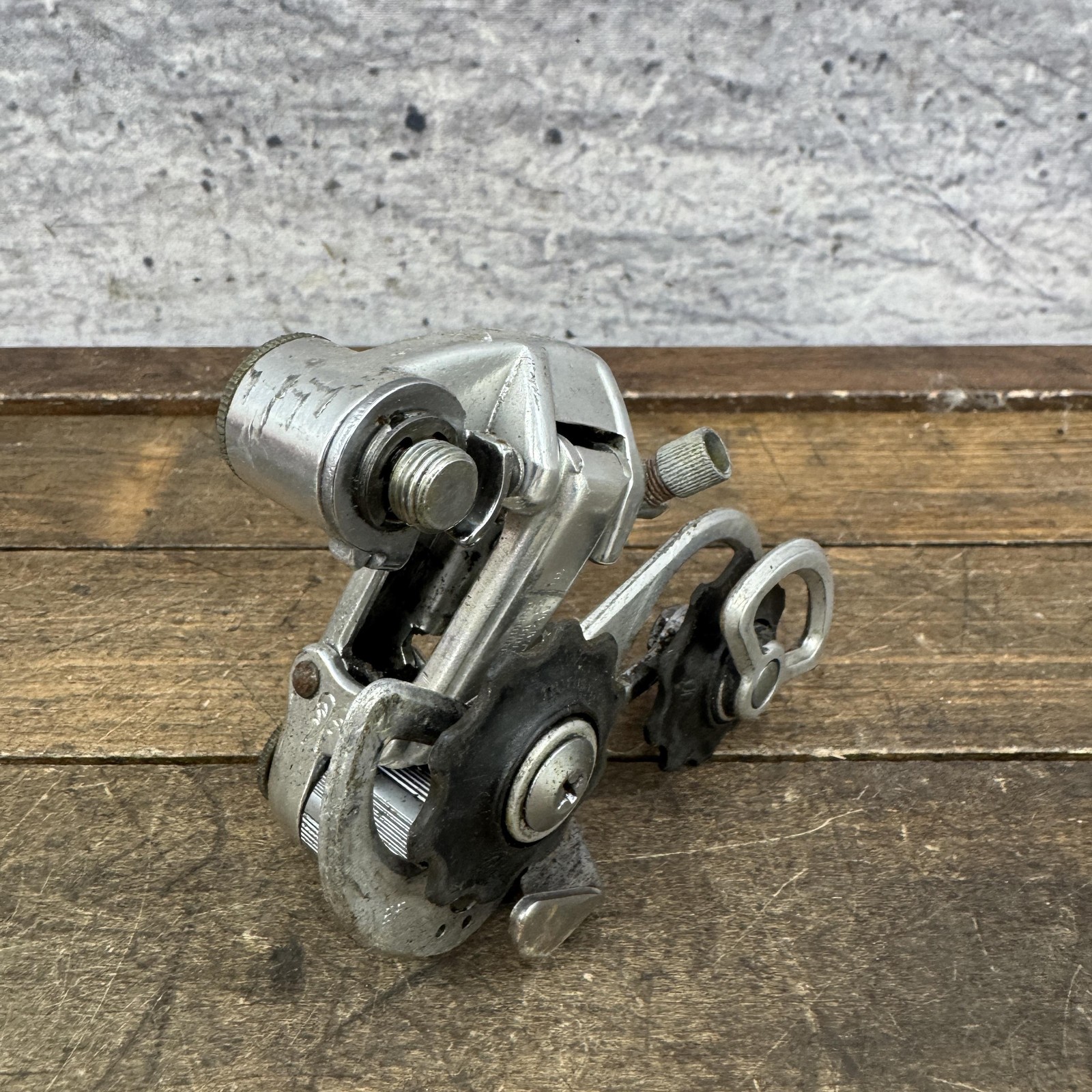 Vintage Shimano 600 Arabesque Rear Derailleur Short Cage Bolt-On Japan 195g