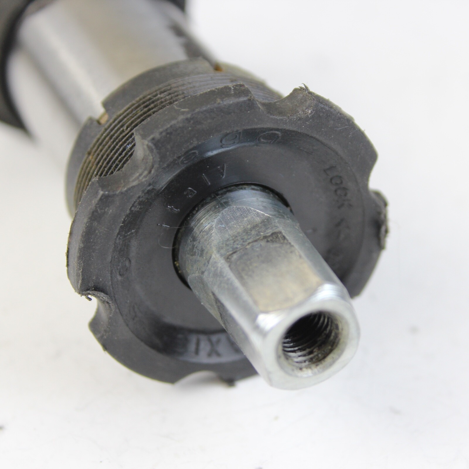 Ofmega Axis Bottom Bracket 119mm Spindle JIS Taper English BSA 68mm Shell