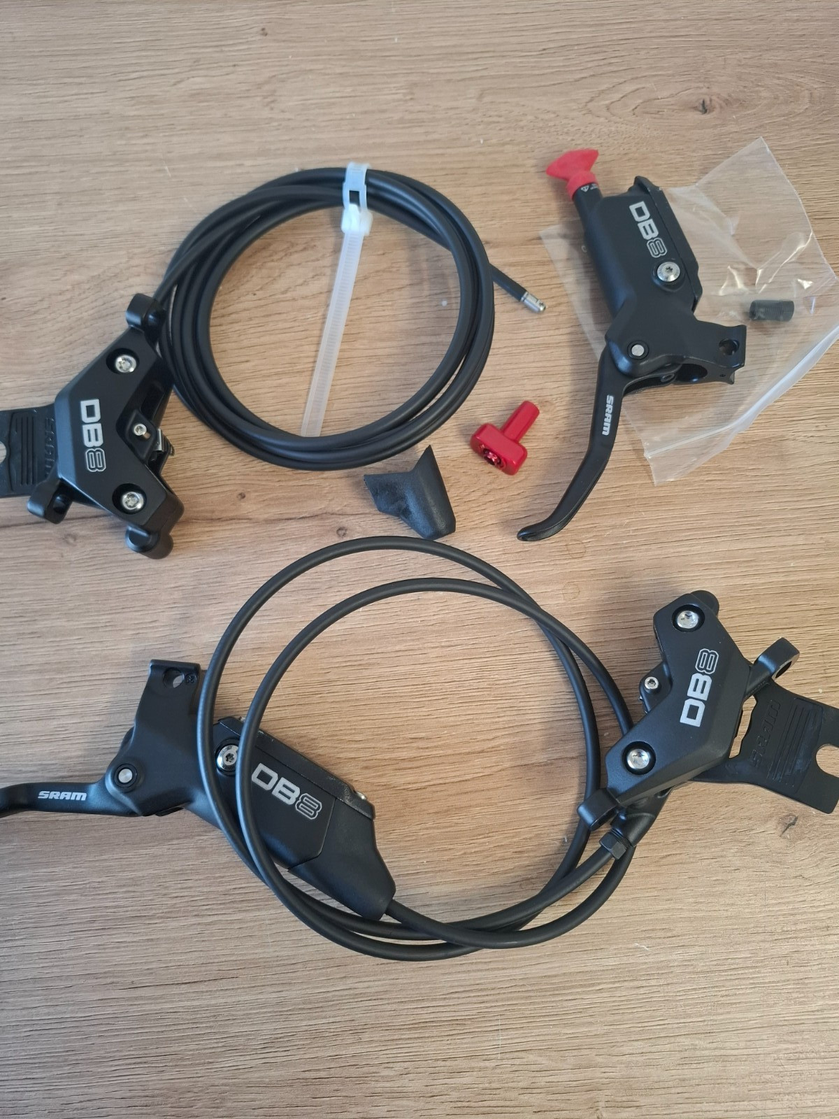 SRAM DB8 Hydraulic Disc Brakes – 4-Piston – Front & Rear – 90/200 cm Set, new