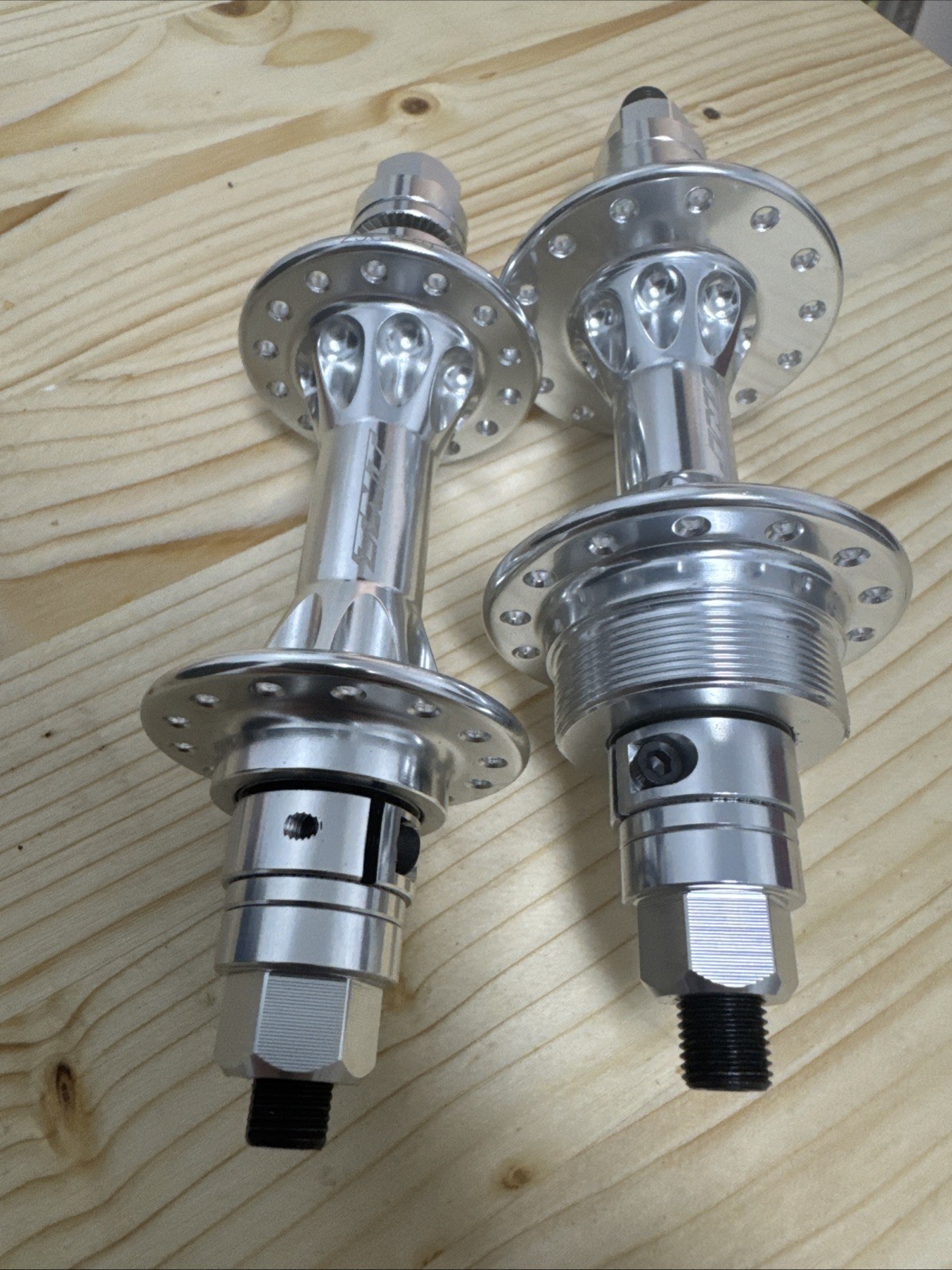 BMX – TNT BICYCLES DERRINGER HUB SET, FREEWHEEL, SILVER, 28 Hole New BMX Racing