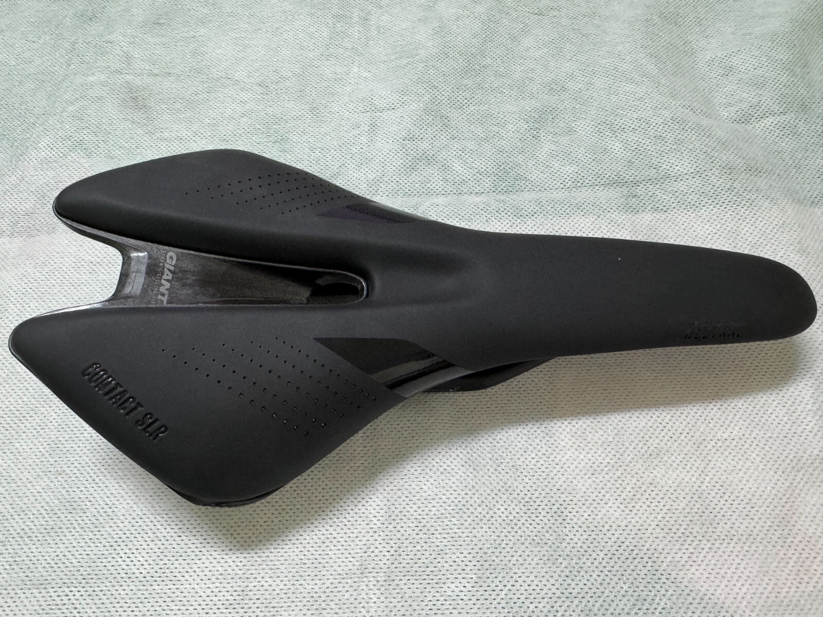 Giantt Contact SLR Neutral Bicycle Bike Saddle Black/Black Carbon Rails