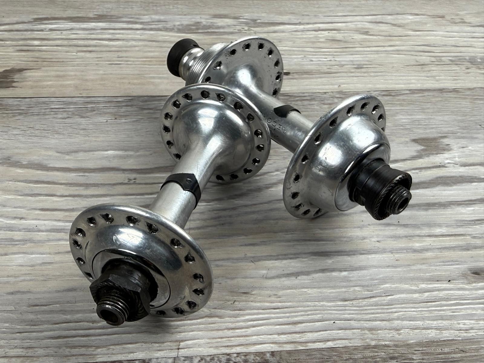 Vintage Campagnolo Nuovo Record Hubs 18h 100 / 126mm