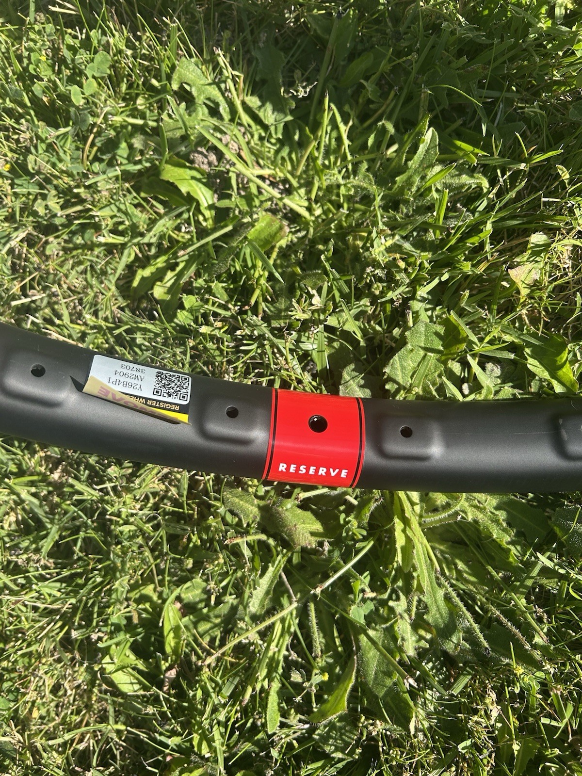 Santa Cruz 30|HD Carbon Rims (two rims, 1 new , 1 cracked )