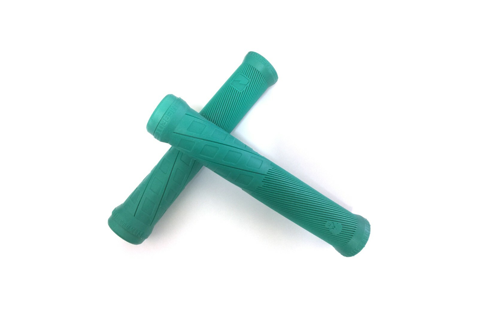 MERRITT BMX – CHARLIE CRUMLISH – CROSS CHECK GRIPS -BMX GRIPS – AQUAFRESH / TEAL