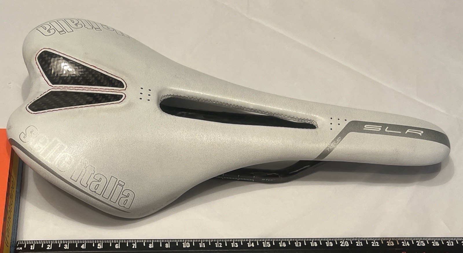 Selle Italia SLR Saddle White Carbon Fiber 124g 275mm x 130mm