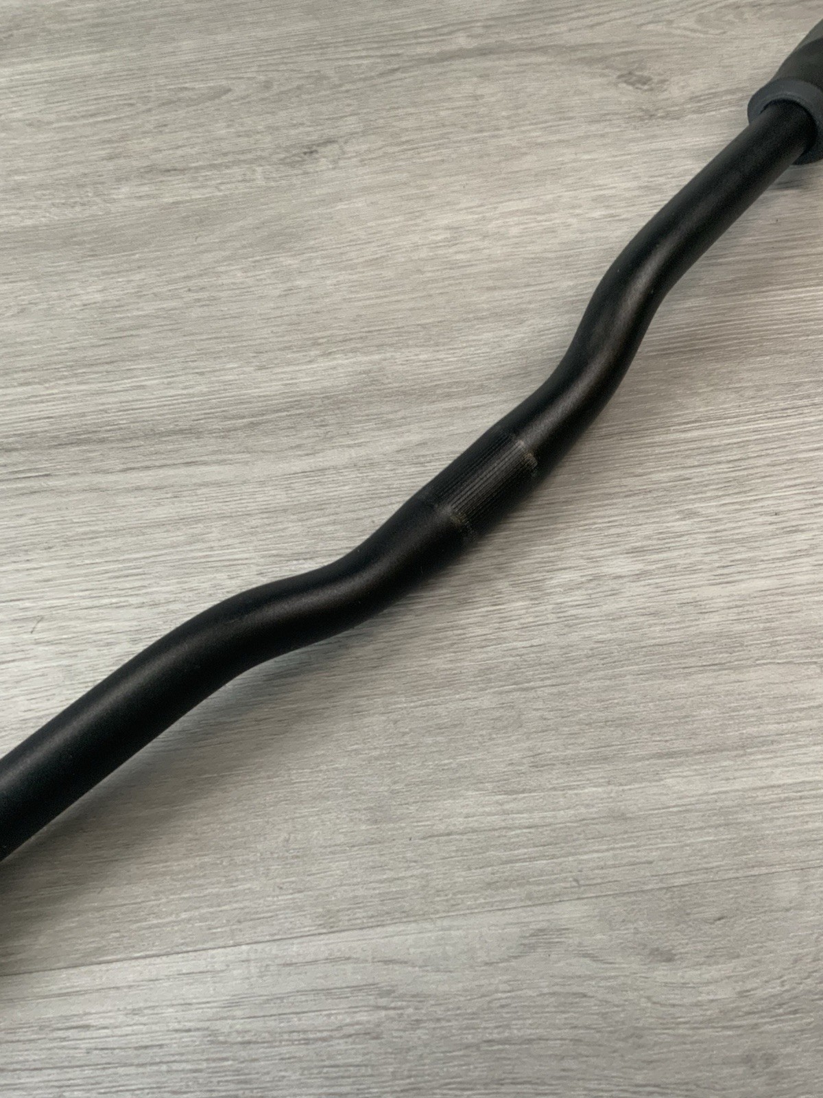 ALUMINUM RISER BAR 640 MM 492 GRAMS WITH AERO GRIPS CLAMP 25.4 MM