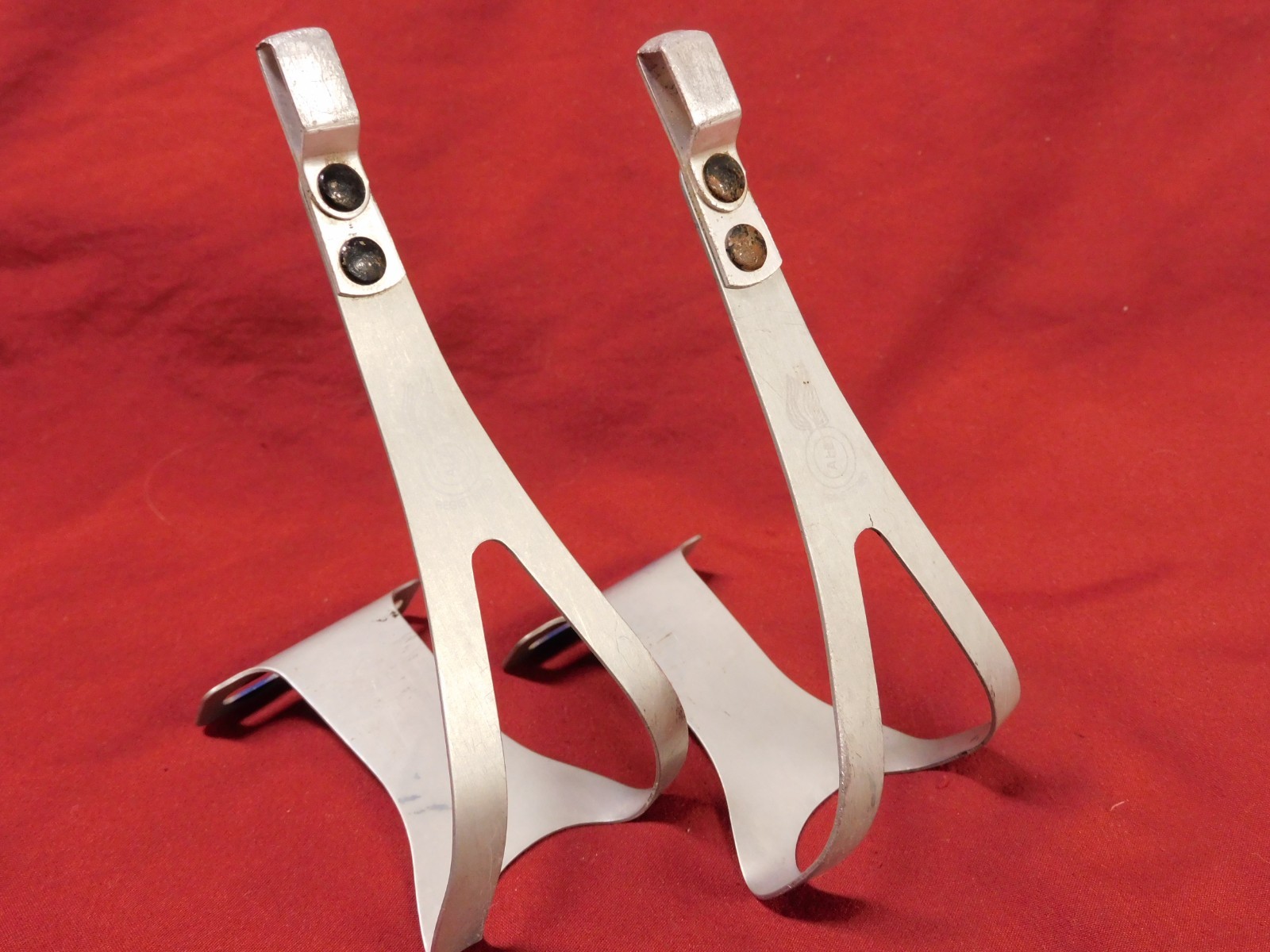 Vintage Early 1980’s Silver ALE Size Large Silver Alloy Toe Clips 28 Grams