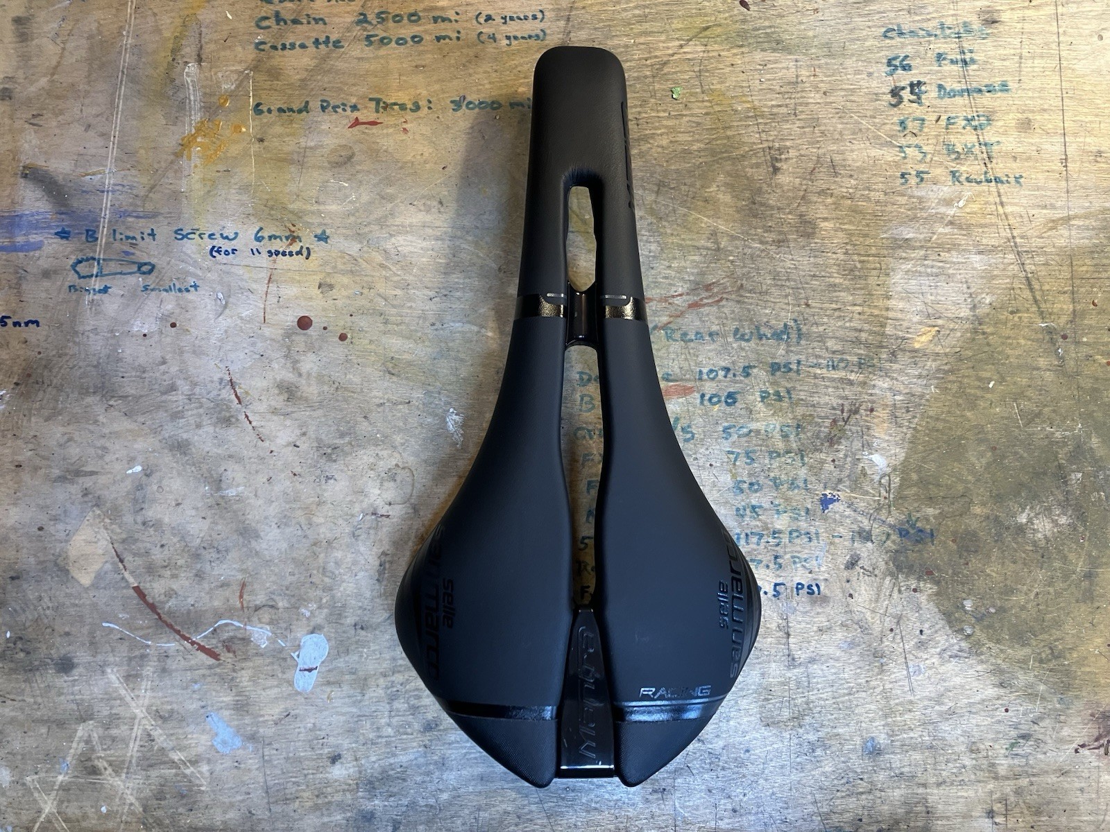 Selle San Marco Mantra Racing Saddle Narrow 136 X 278mm Road Gravel 208g LIKENEW