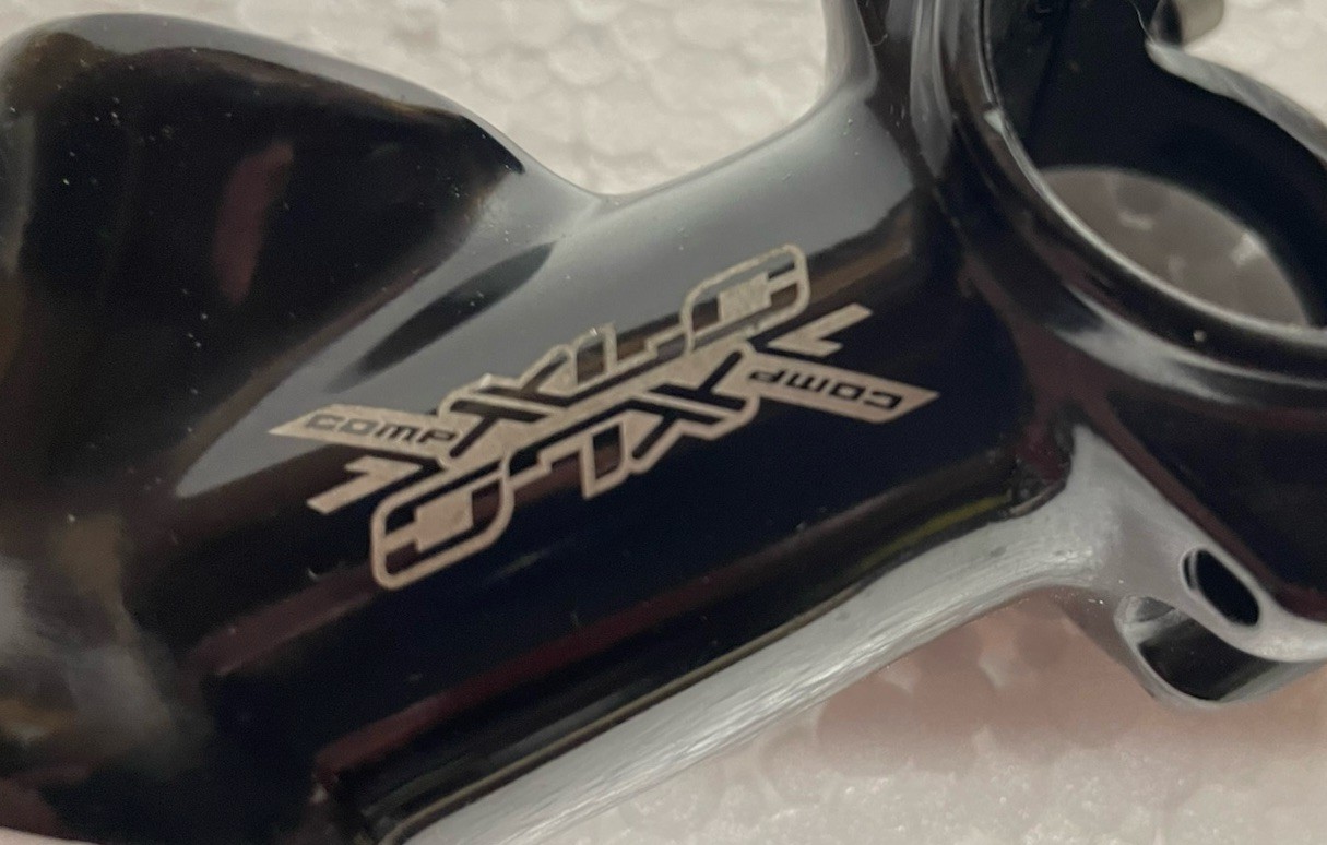 Black XL-C Comp Aluminum 55mm x 31.8mm x 45 Degree x 1-1/8″ Threadless Stem Used