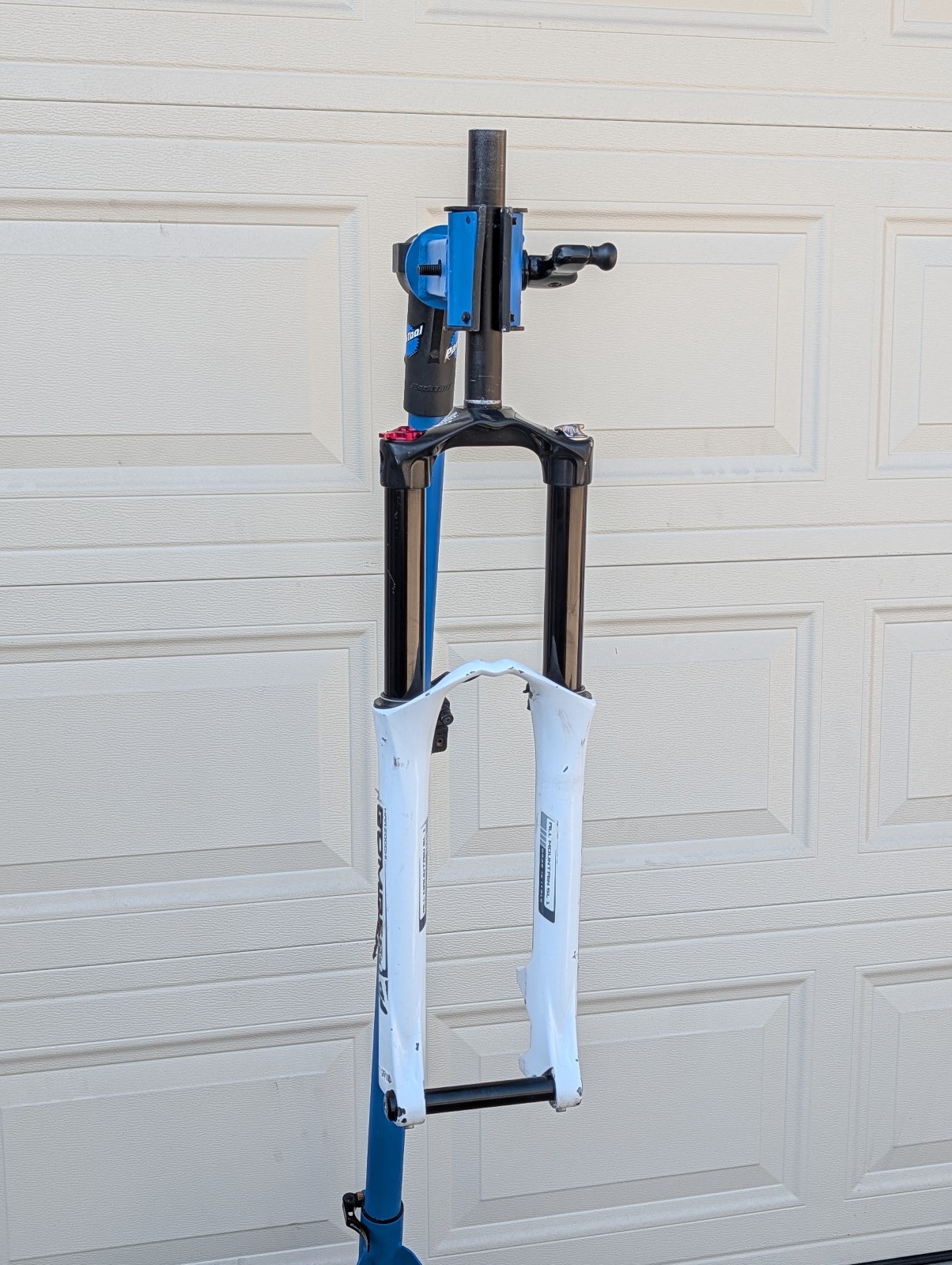26″ Marzocchi Bomber Z1 Free Ride SL Mountain Bike Fork 1-1/8″ Threadless