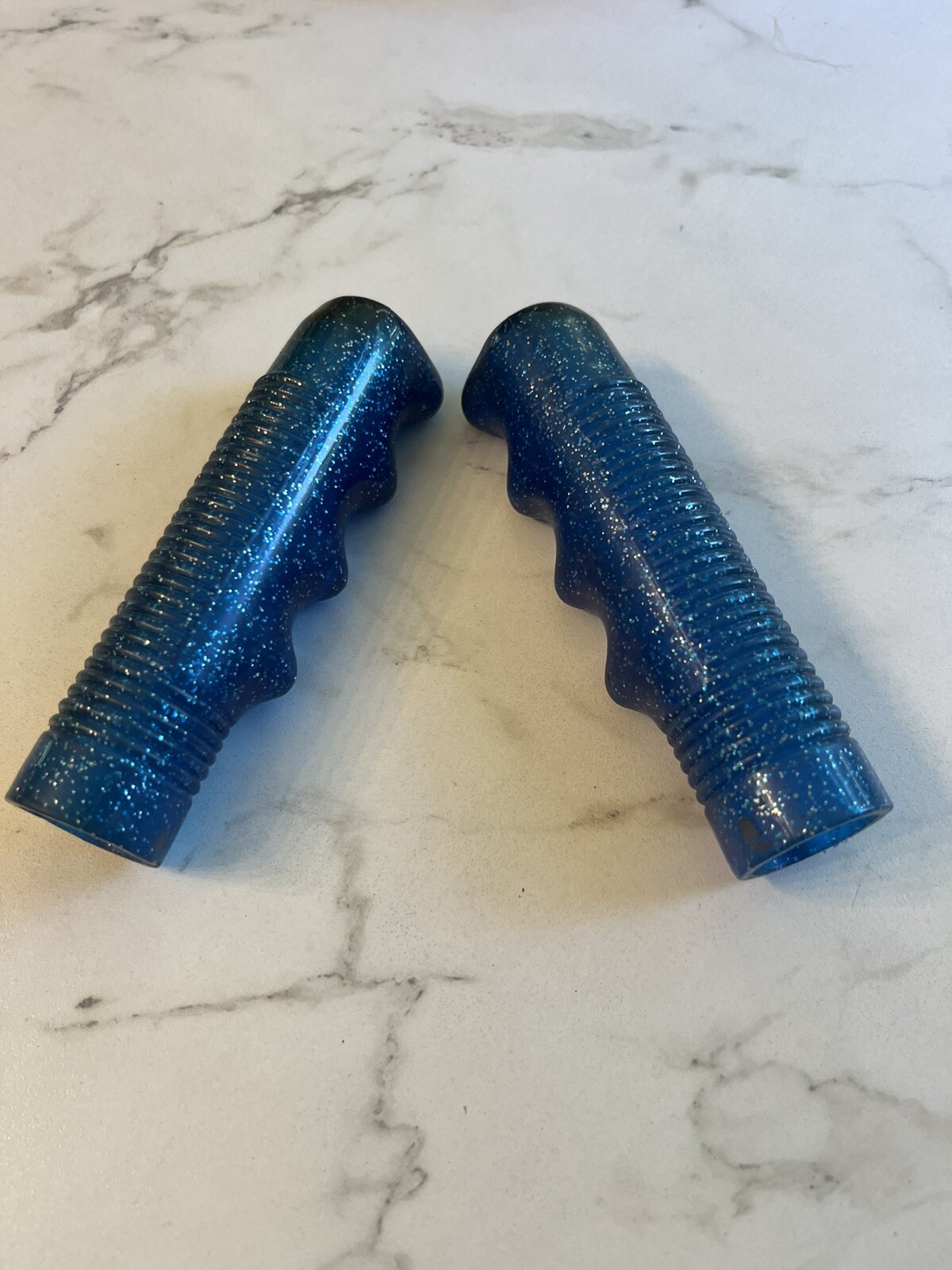 1-PAIR 1960s-70s VINTAGE BLUE METAL FLAKE STINGRAY BICYCLE HANDGRIPS SCHWIN STYL