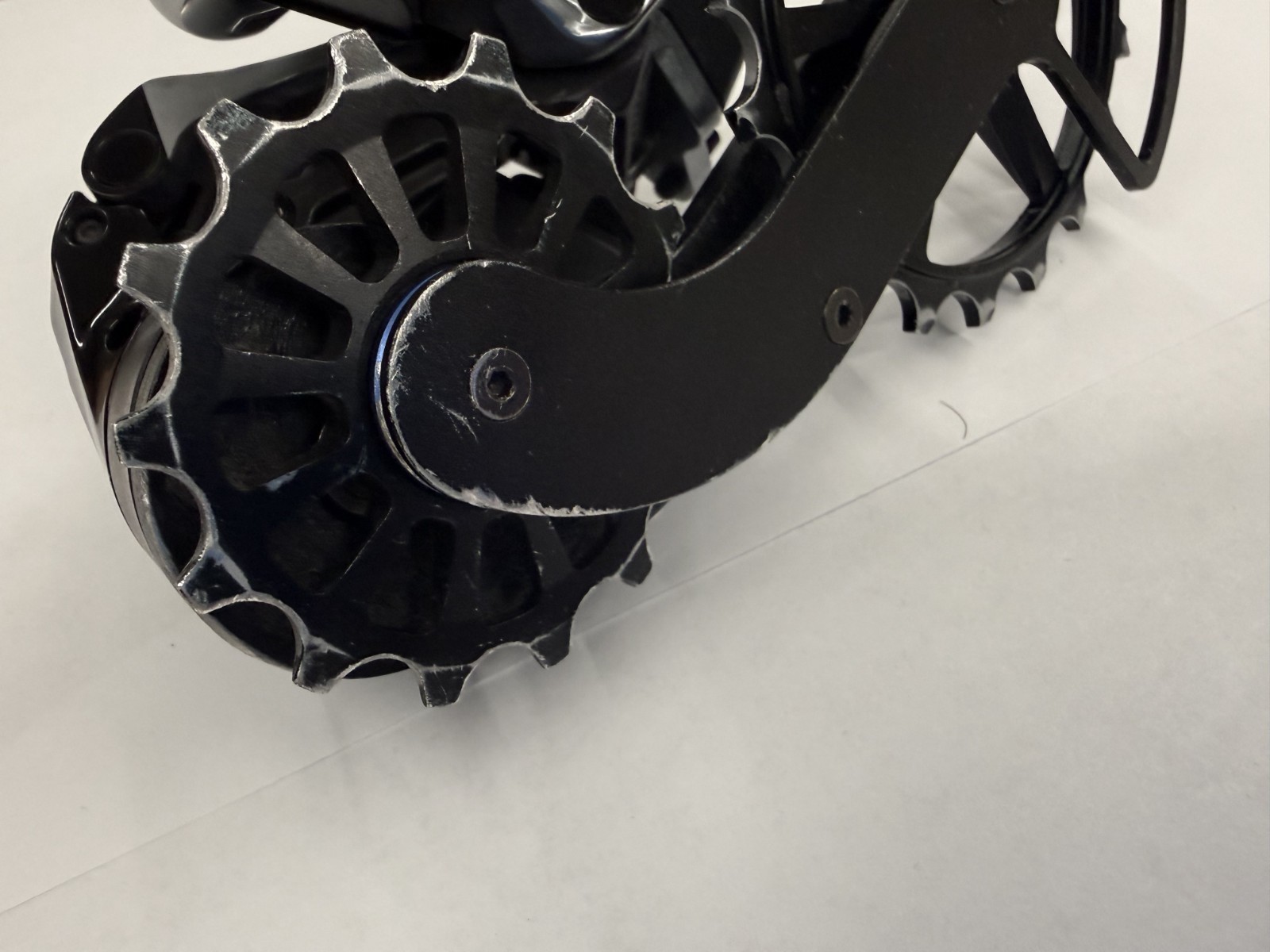 SRAM Red AXS eTap D1 Electronic 12-Spd Rear Derailleur & Black Kogel Kolossos