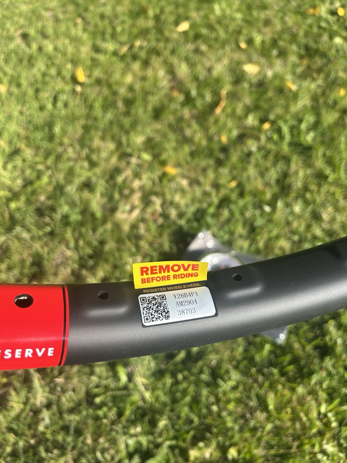 Santa Cruz 30|HD Carbon Rims (two rims, 1 new , 1 cracked )
