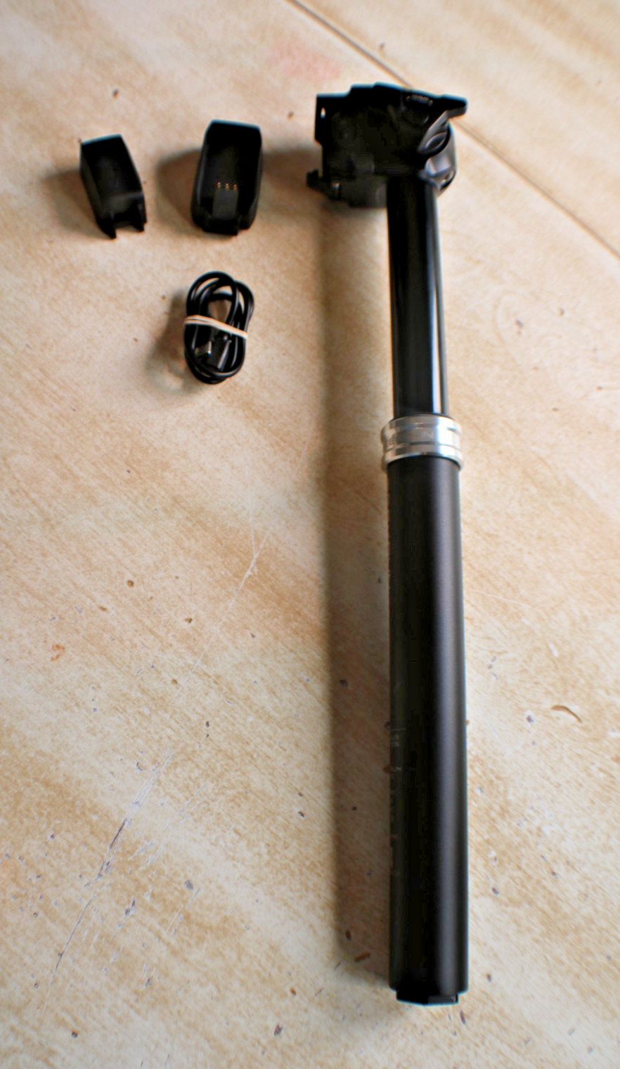 Seekrun S7 – 30.9 – 120mm Wireless Dropper Seatpost -W/Battery -Charger -Remote