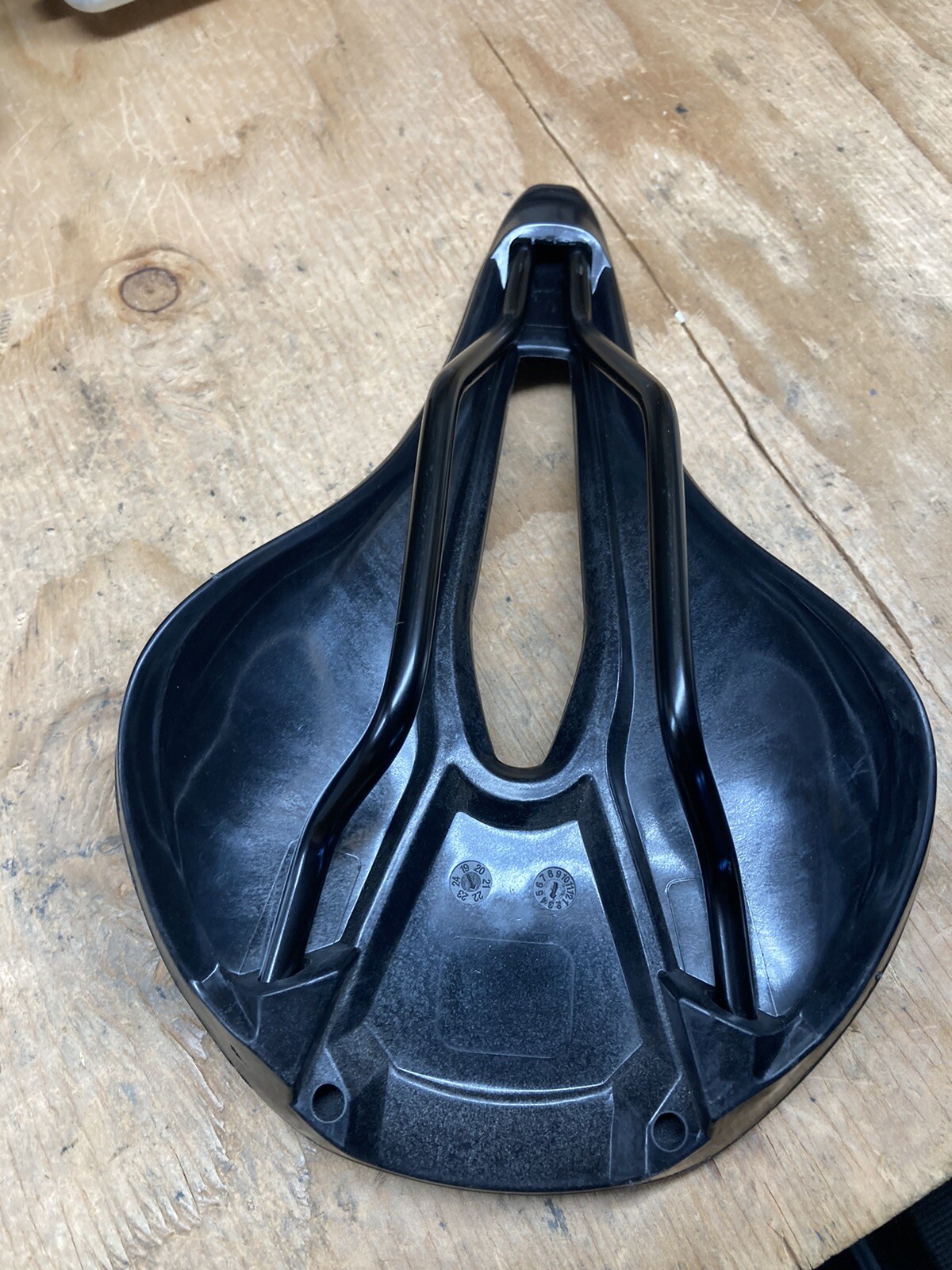 Specialized Power Comp saddle 143 body geometry road bike seat