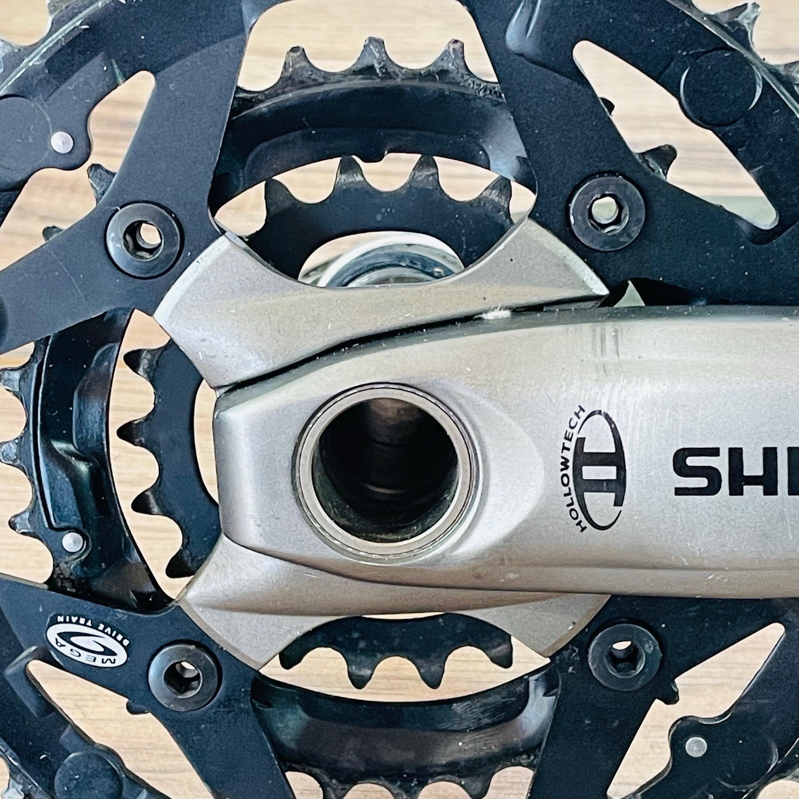 Shimano Deore XT FC-M762 Hollowtech II 175 Triple Crankset 22 32 44 + BB