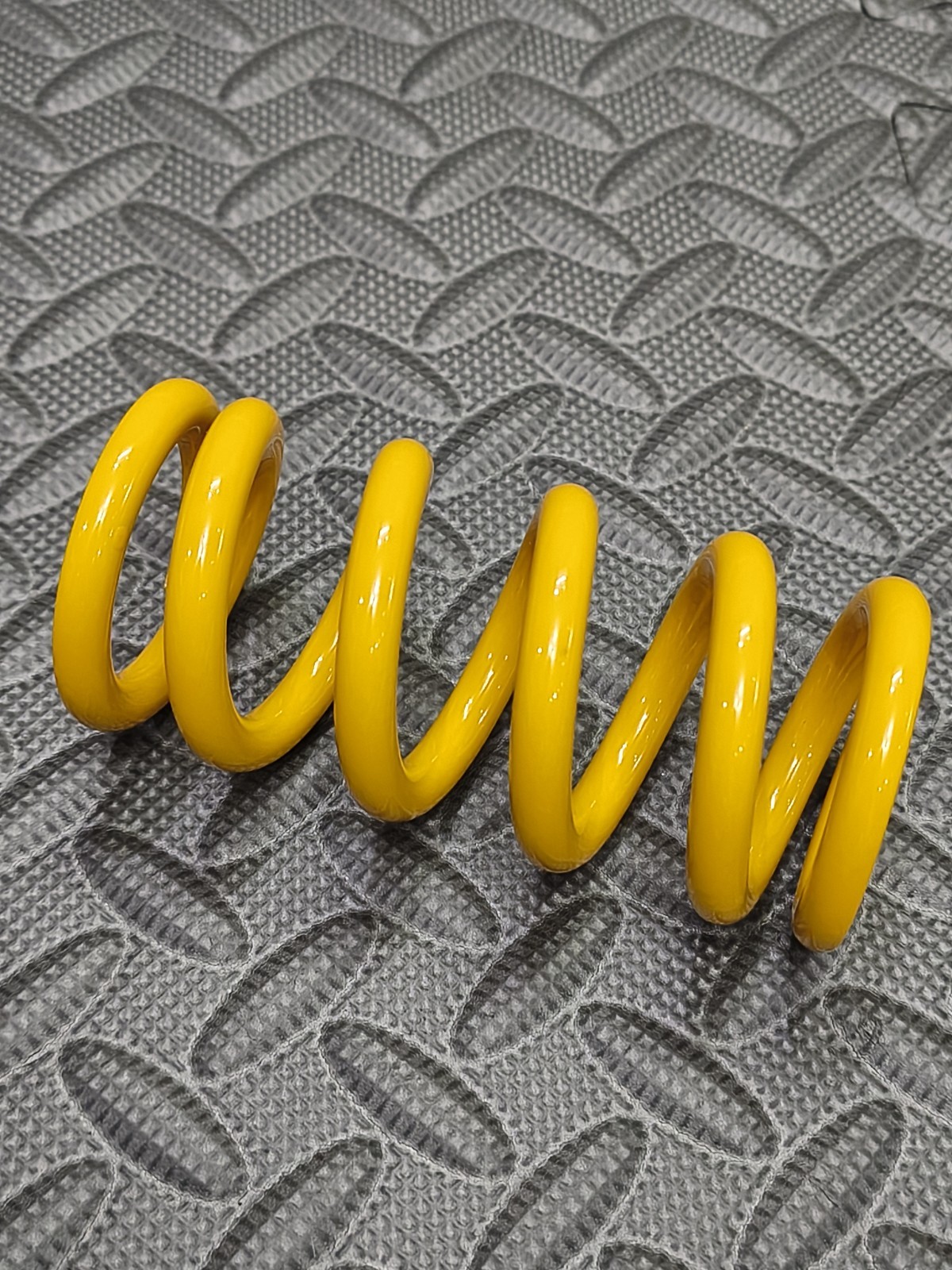 Ohlins Coil Spring 605lbs 2.25/57mm For TTX22M