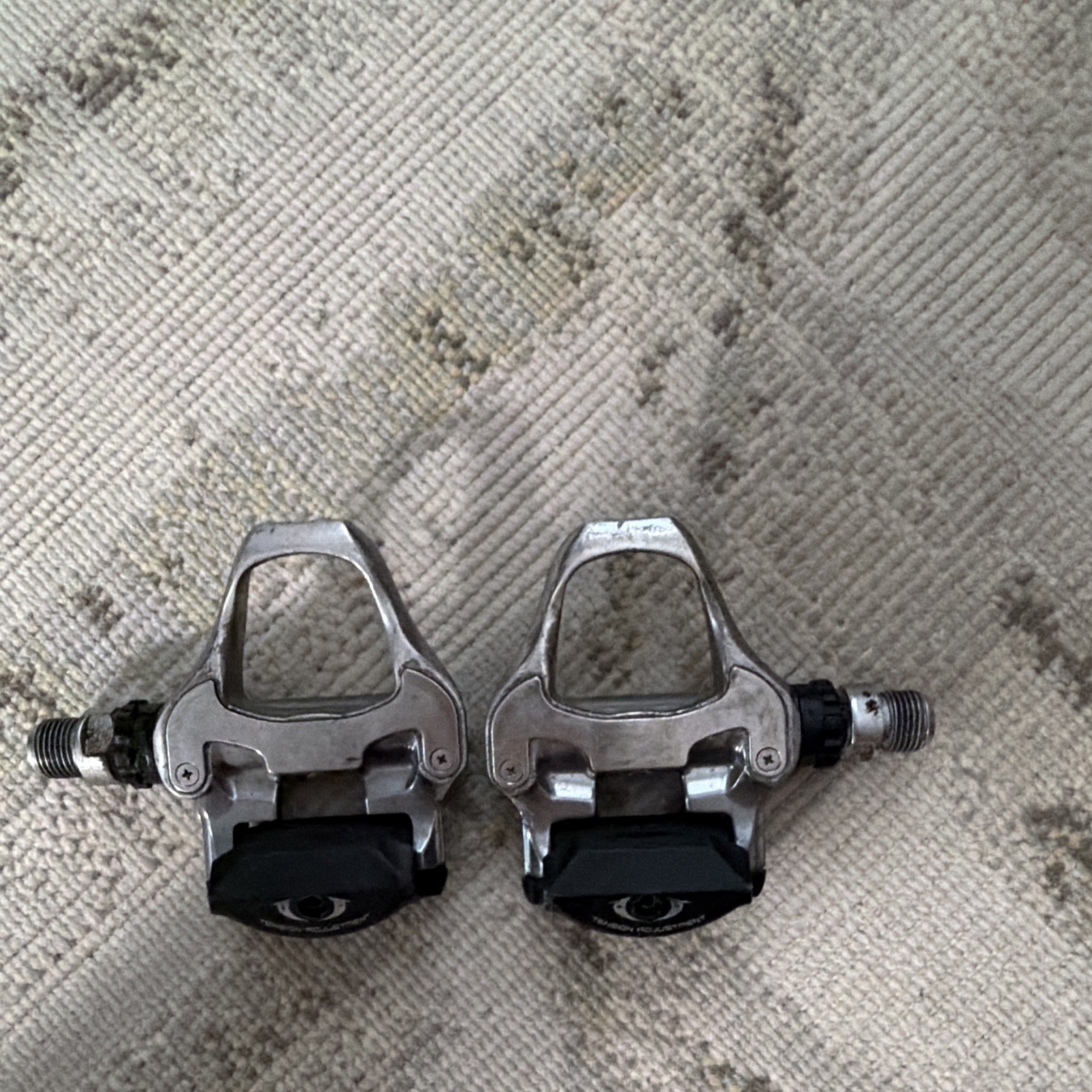 Shimano 105 Clipless Road Pedals Silver/Black 9/16in Aluminum Pair