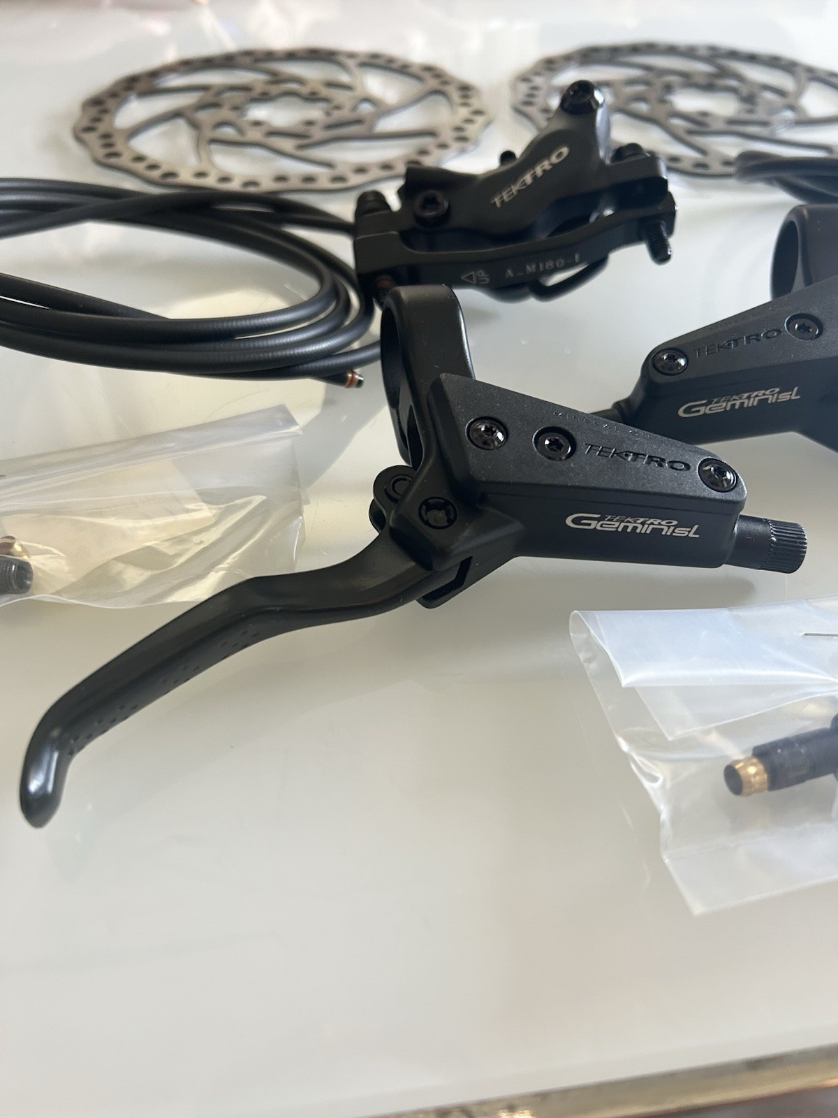 Tektro Gemini SL 4-Piston Hydraulic Disc Brakeset w/ 180mm 2.3 Rotors