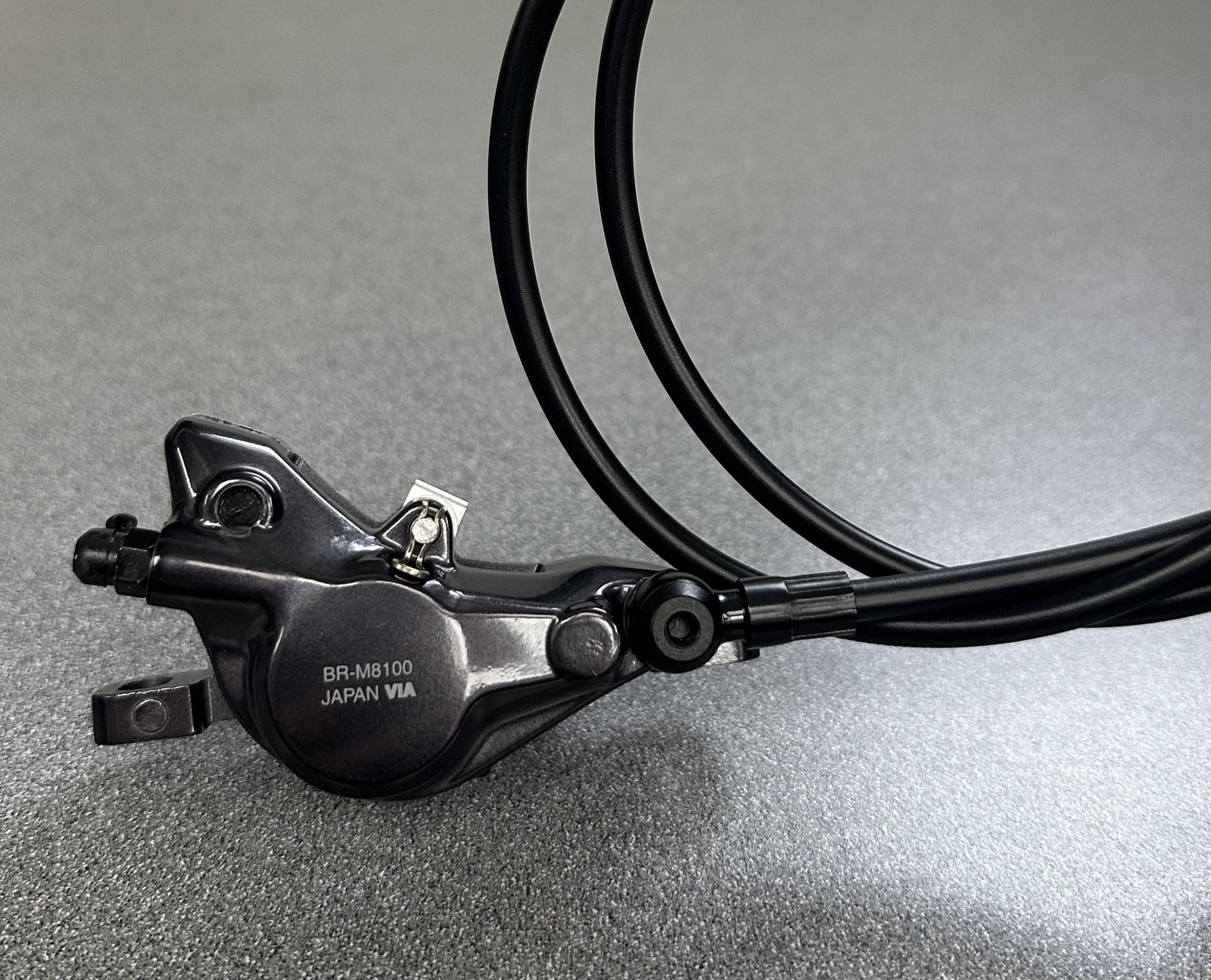 Shimano BL-M8100/BR-M8100 Deore XT Disc Brake Set: Left, 850mm Hose *OE