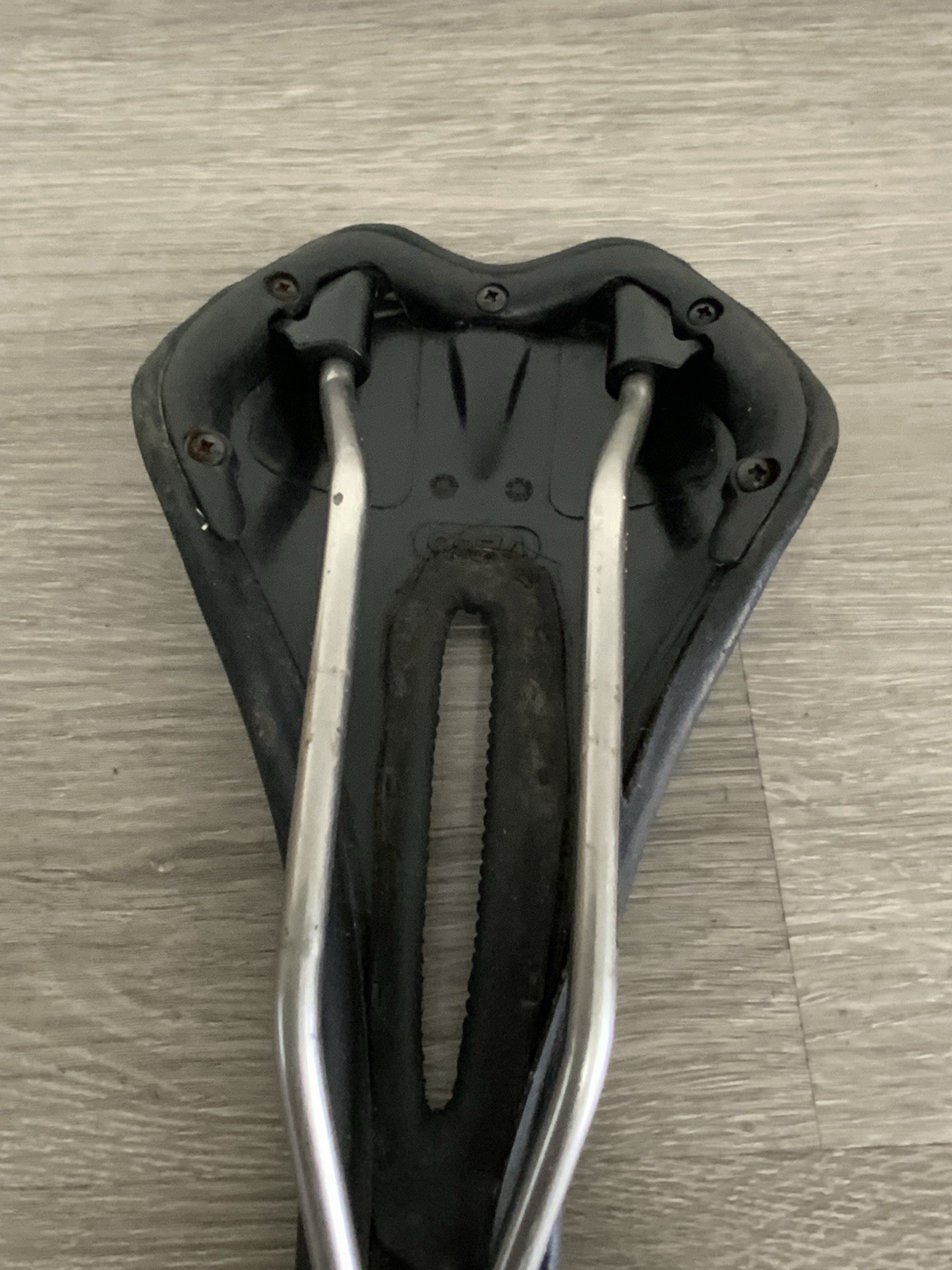 FORTE PRO SLX ROAD BIKE SADDLE TITANIUM STAYS 206 GRAMS 128 MM X 272 MM