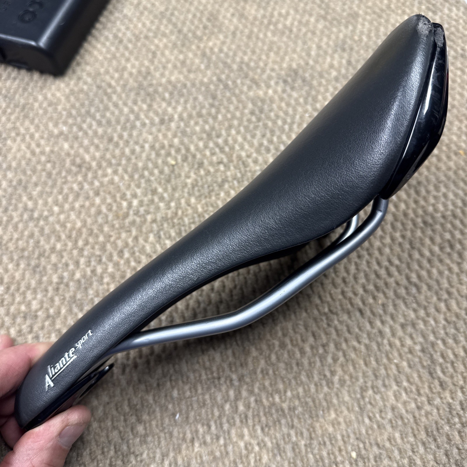 Aliante Sport Saddle FI’ZI:K MADE IN ITALY LEATHER 9.9OZ USED CONDITION