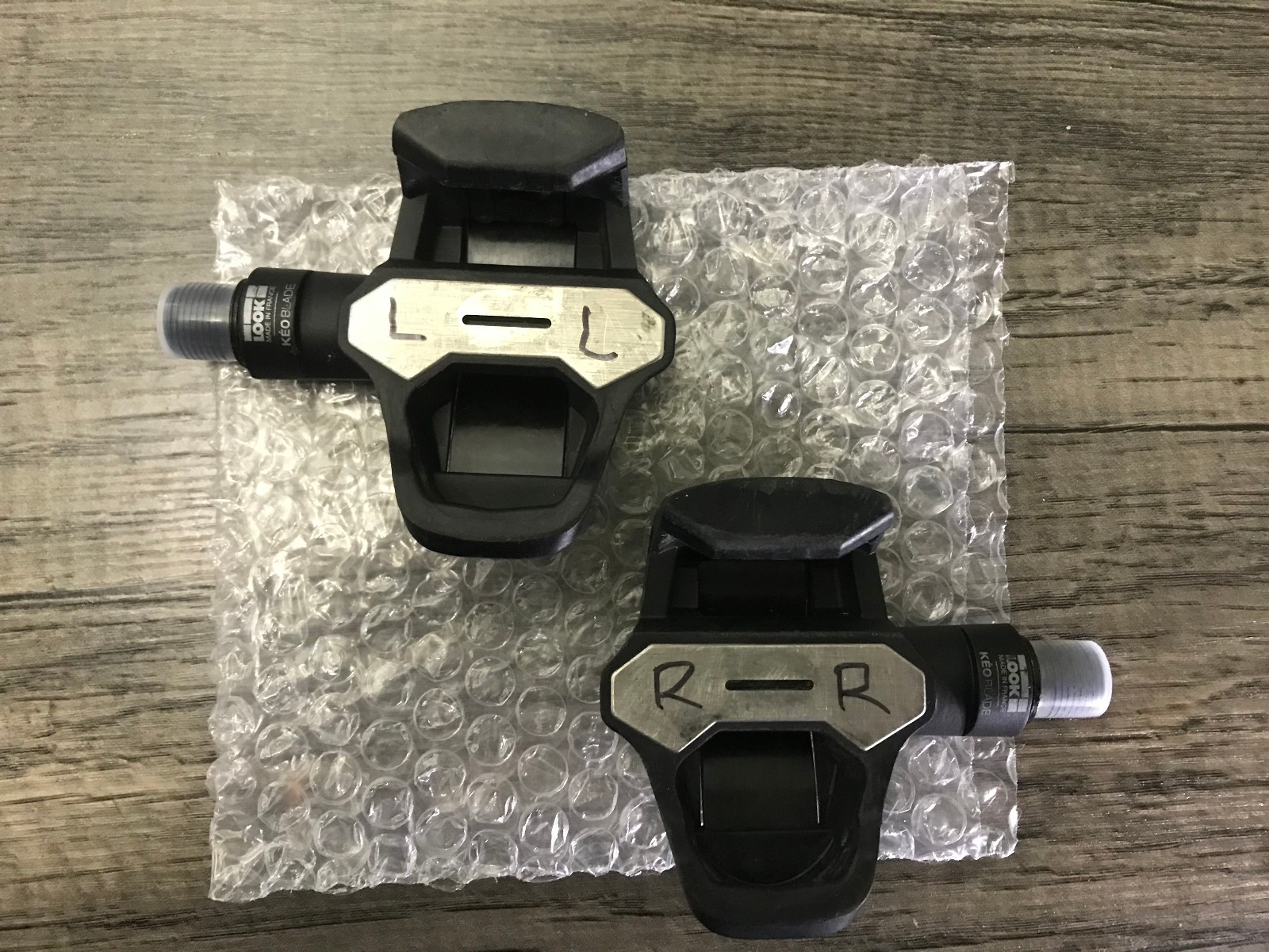 Pair of Look KEO Blade carbon clipless spindle pedals