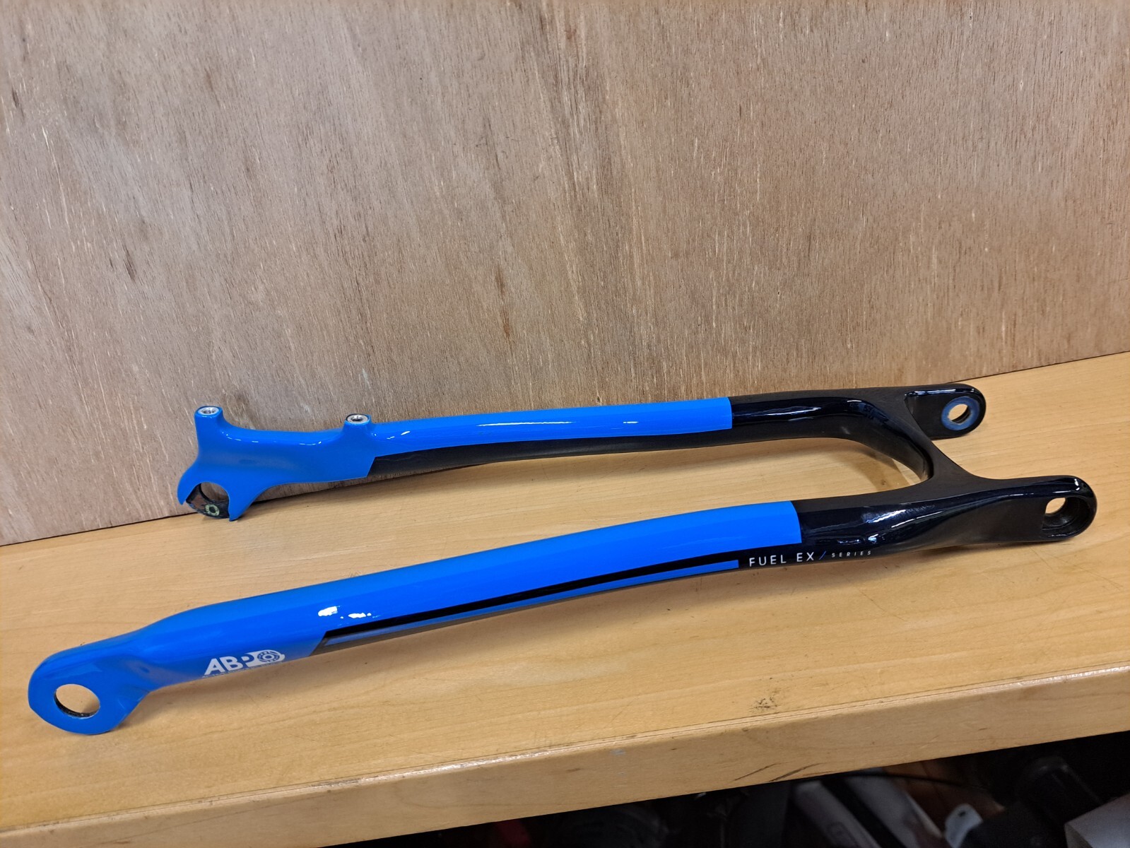 Trek Fuel EX 9.8 26″ Seat Stay Assembly / Blue / Disc Only / NOS / Carbon / 2014
