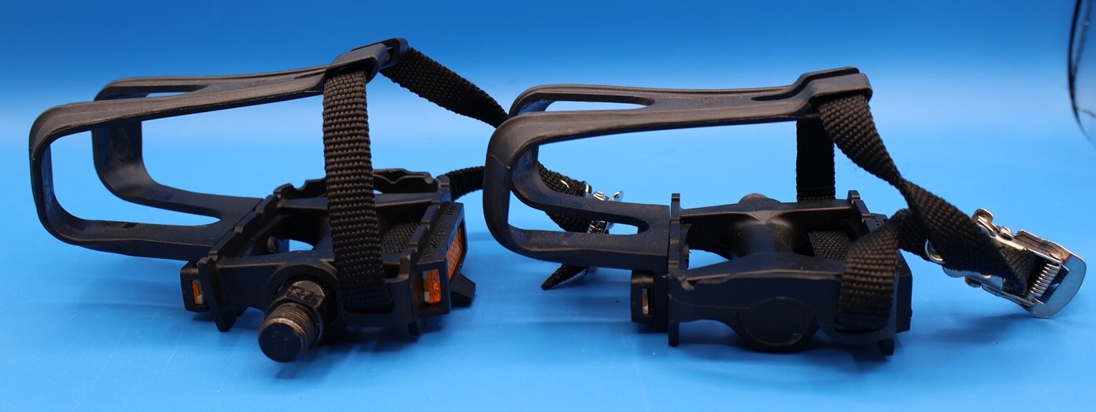 Plastic/Composite bike pedals with clips NW-T10 M