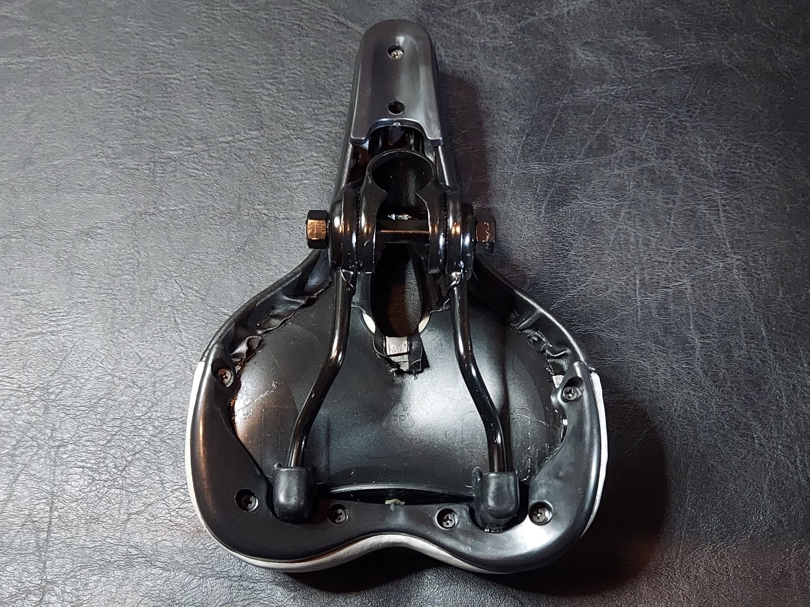 mi.xim Bicycle Saddle Black New 27cm x 16cm x 7cm Polyurethane